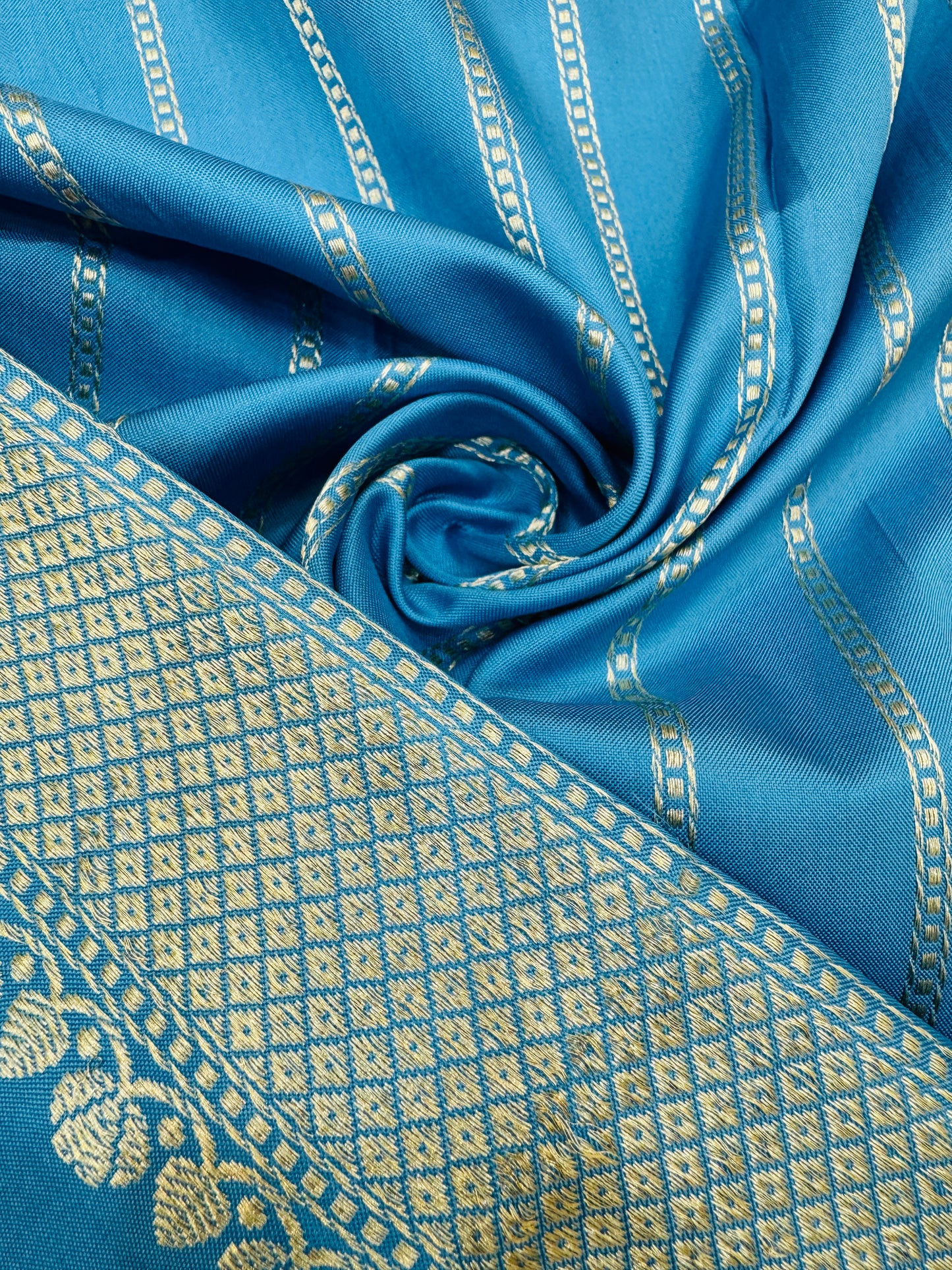 Pure Banarasi Katan Silk Kadhwa Buta Skirt Saree