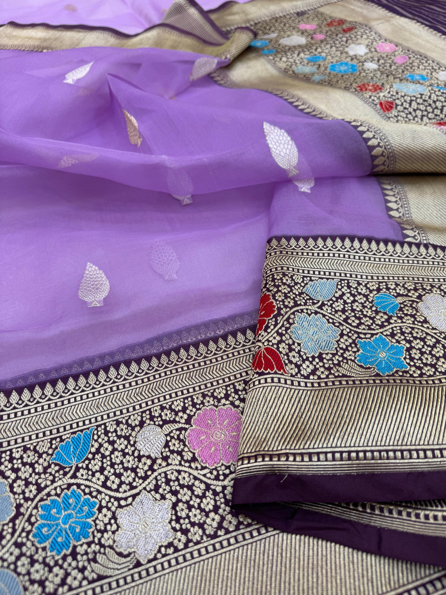 Pure Banarasi Kora Silk Kadhwa Buta Saree