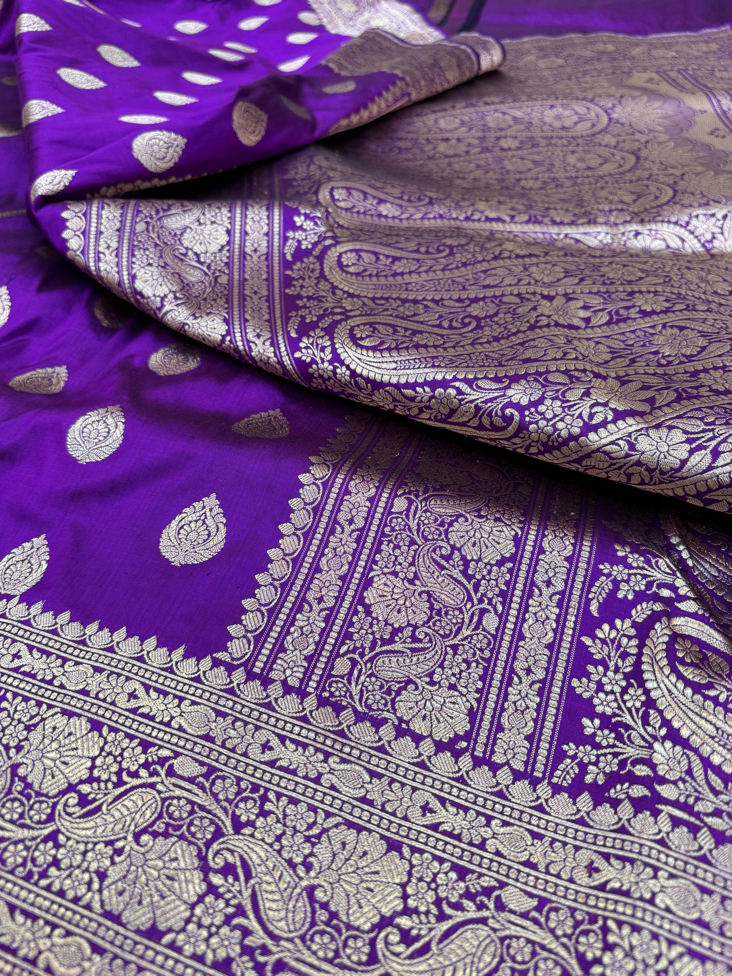 Pure Banarasi Katan Silk Simple Buta Saree