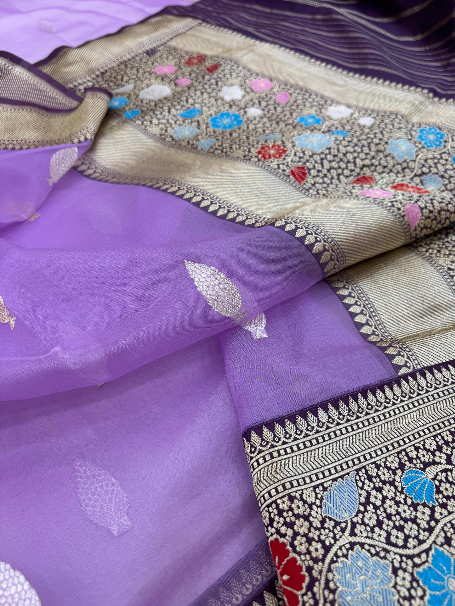 Pure Banarasi Kora Silk Kadhwa Buta Saree