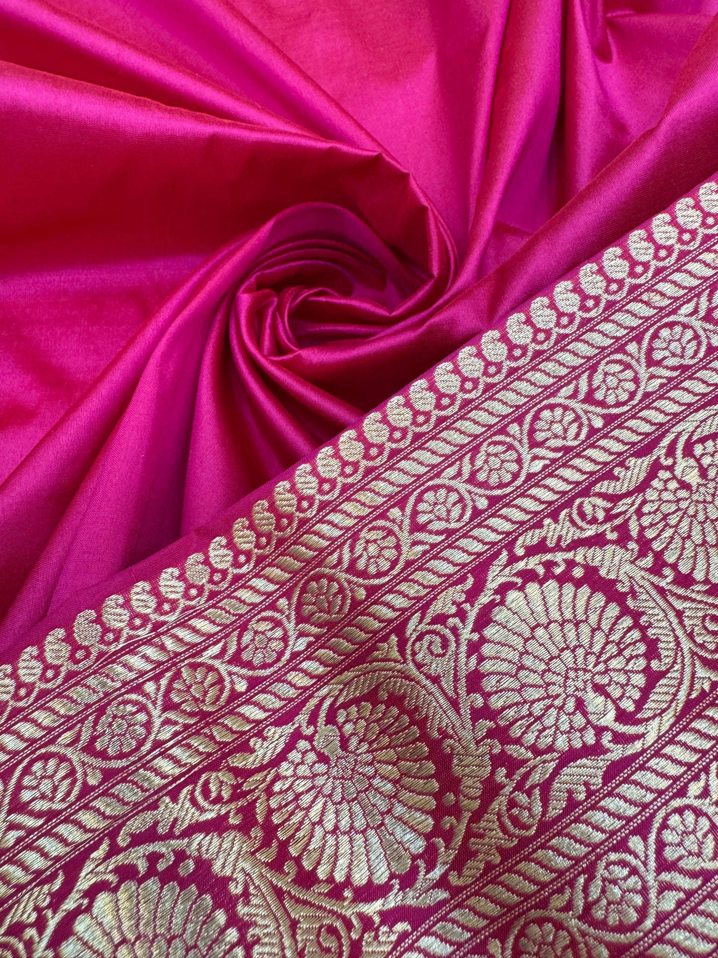 Pure Banarasi Katan Silk Simple Buta Saree