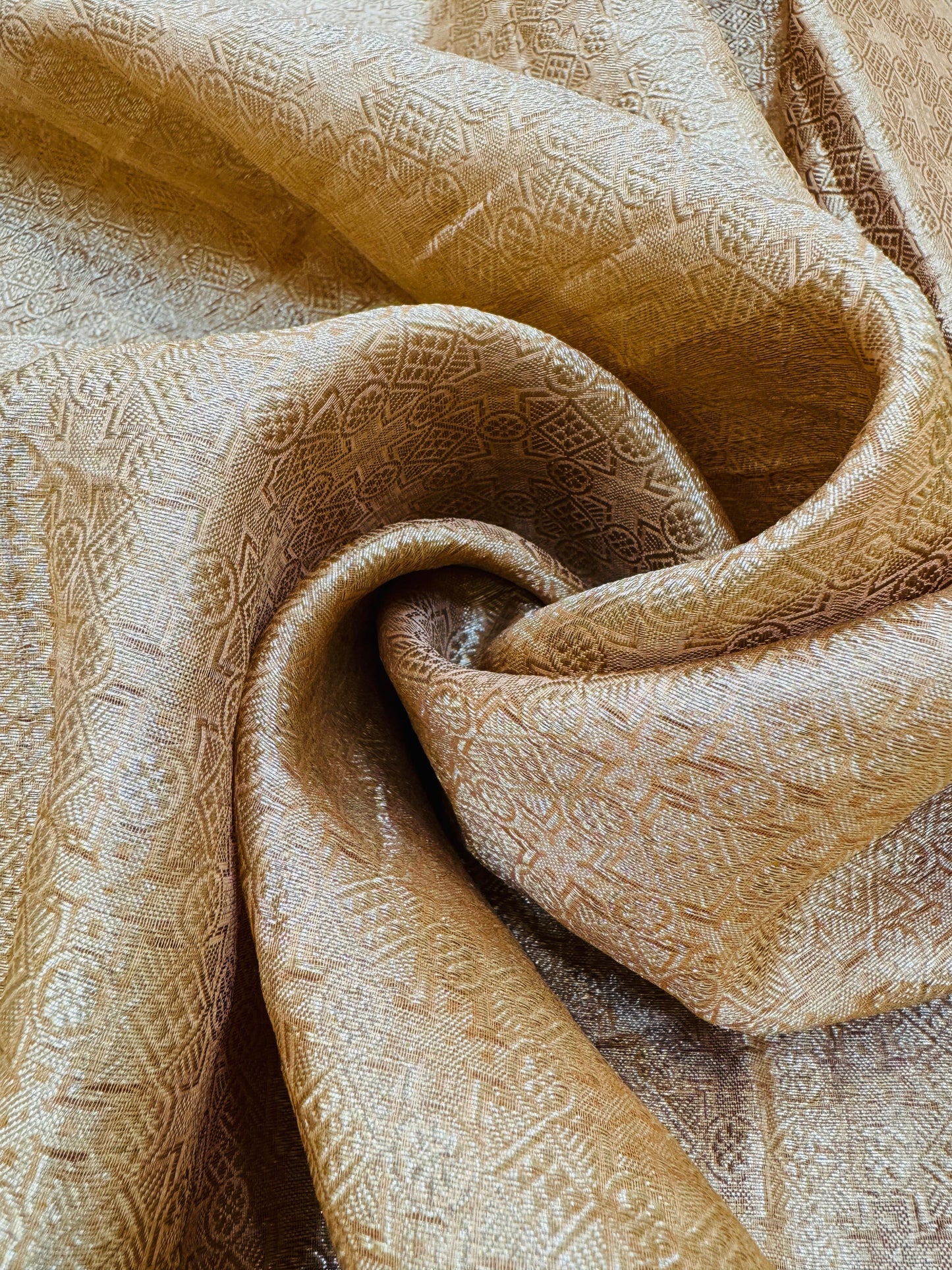 Pure Banarasi Kora Silk Embroidery Handbrush Saree