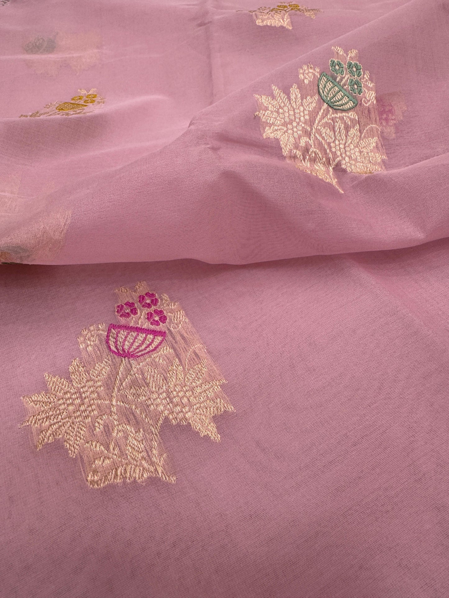Pure Banarasi Kora Silk Kadhwa Buta Saree