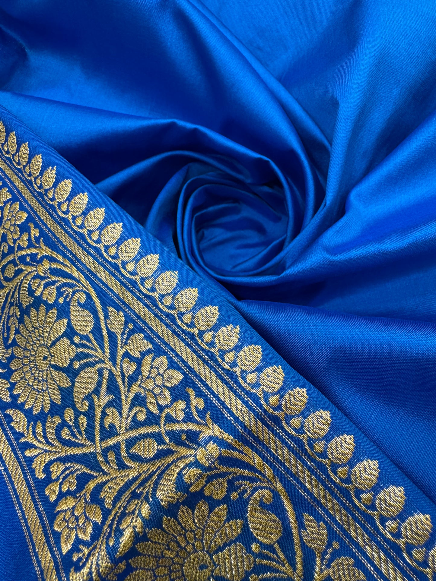 Pure Banarasi Katan Silk Simple Buta Saree