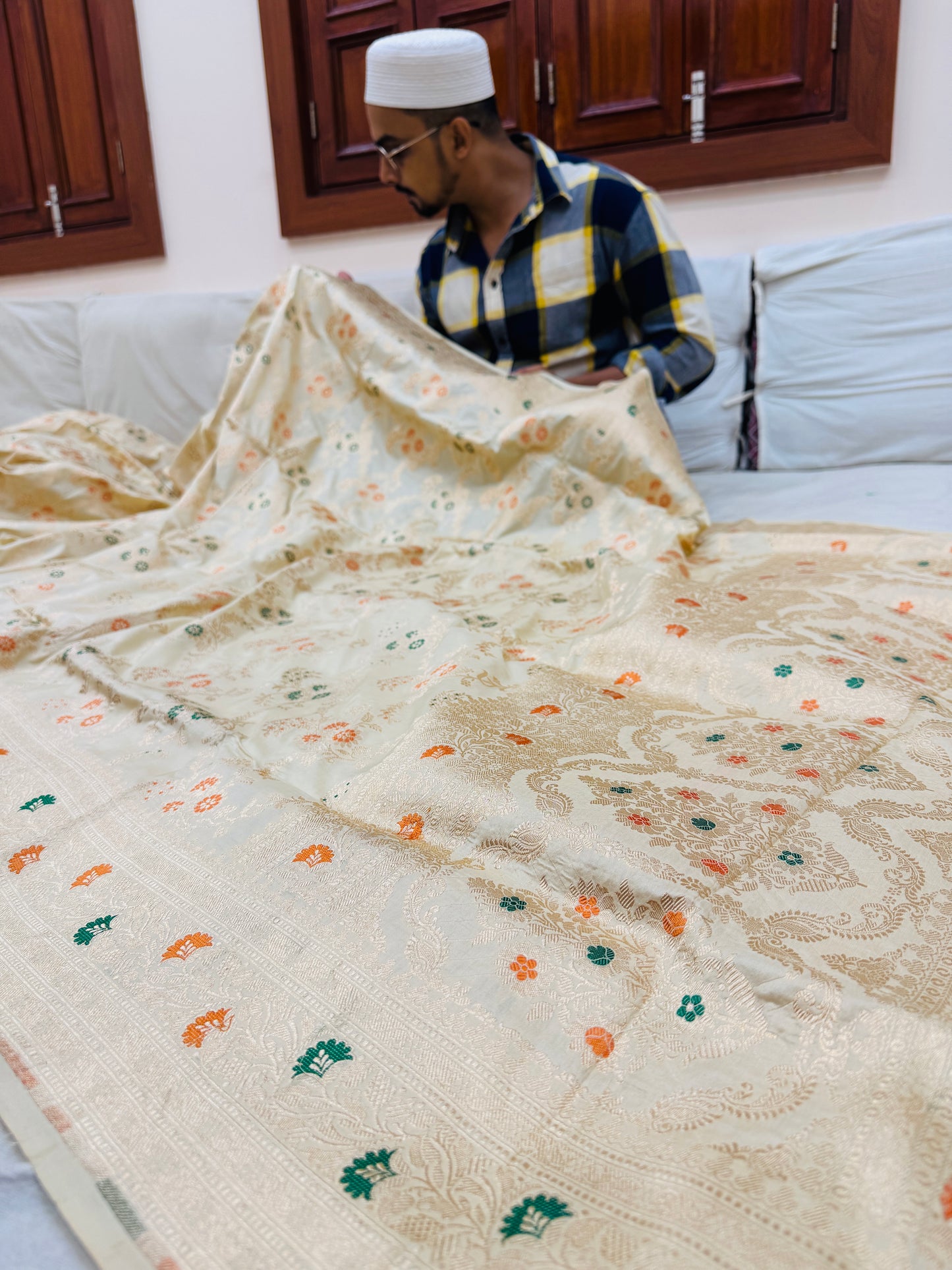 Pure Banarasi Katan Silk Mina Jaal Saree