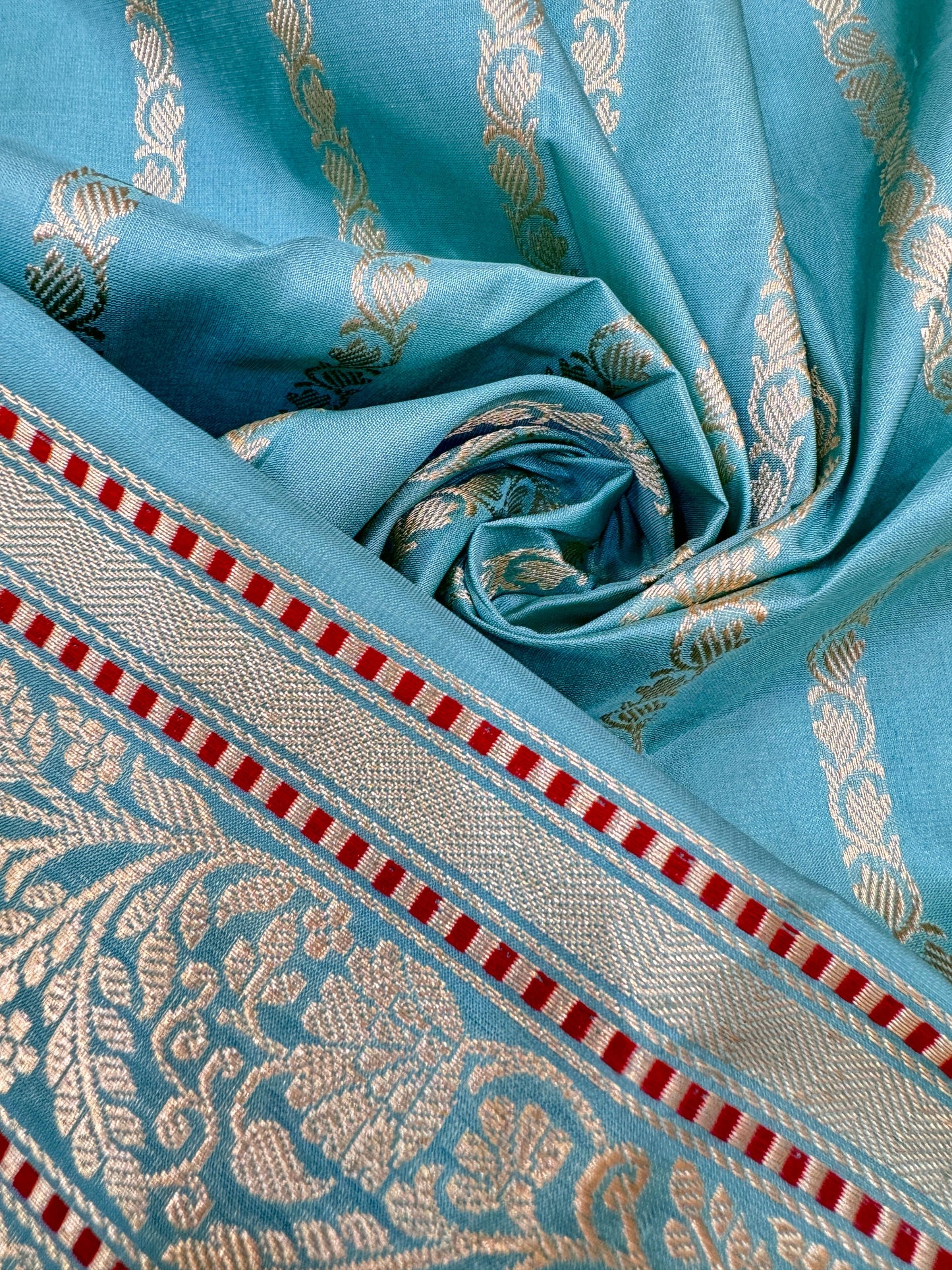 Pure Banarasi Katan Silk Tilfi Buti Saree