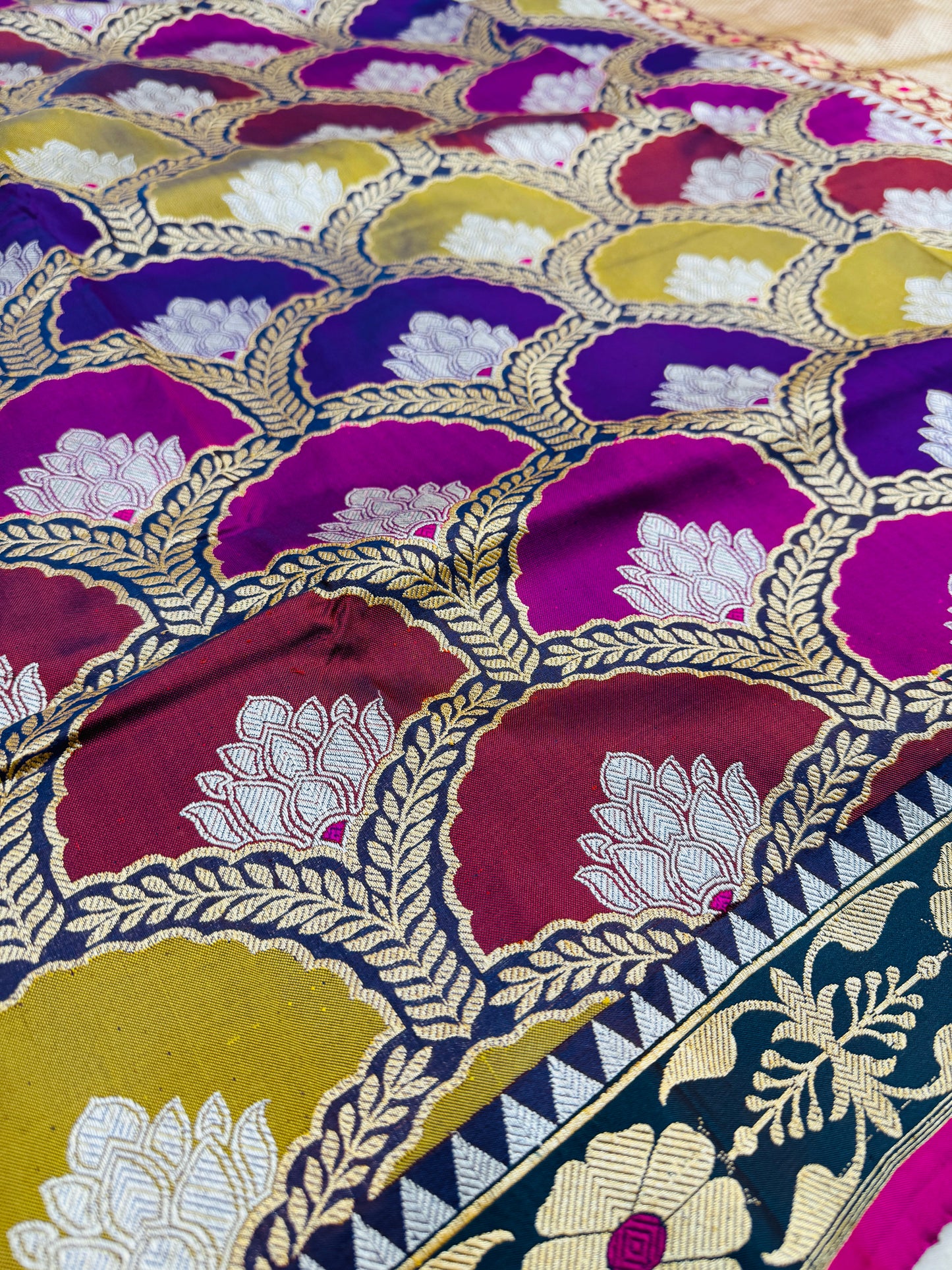 Pure Banarasi Katan Silk Kadhwa Rangkaat Saree