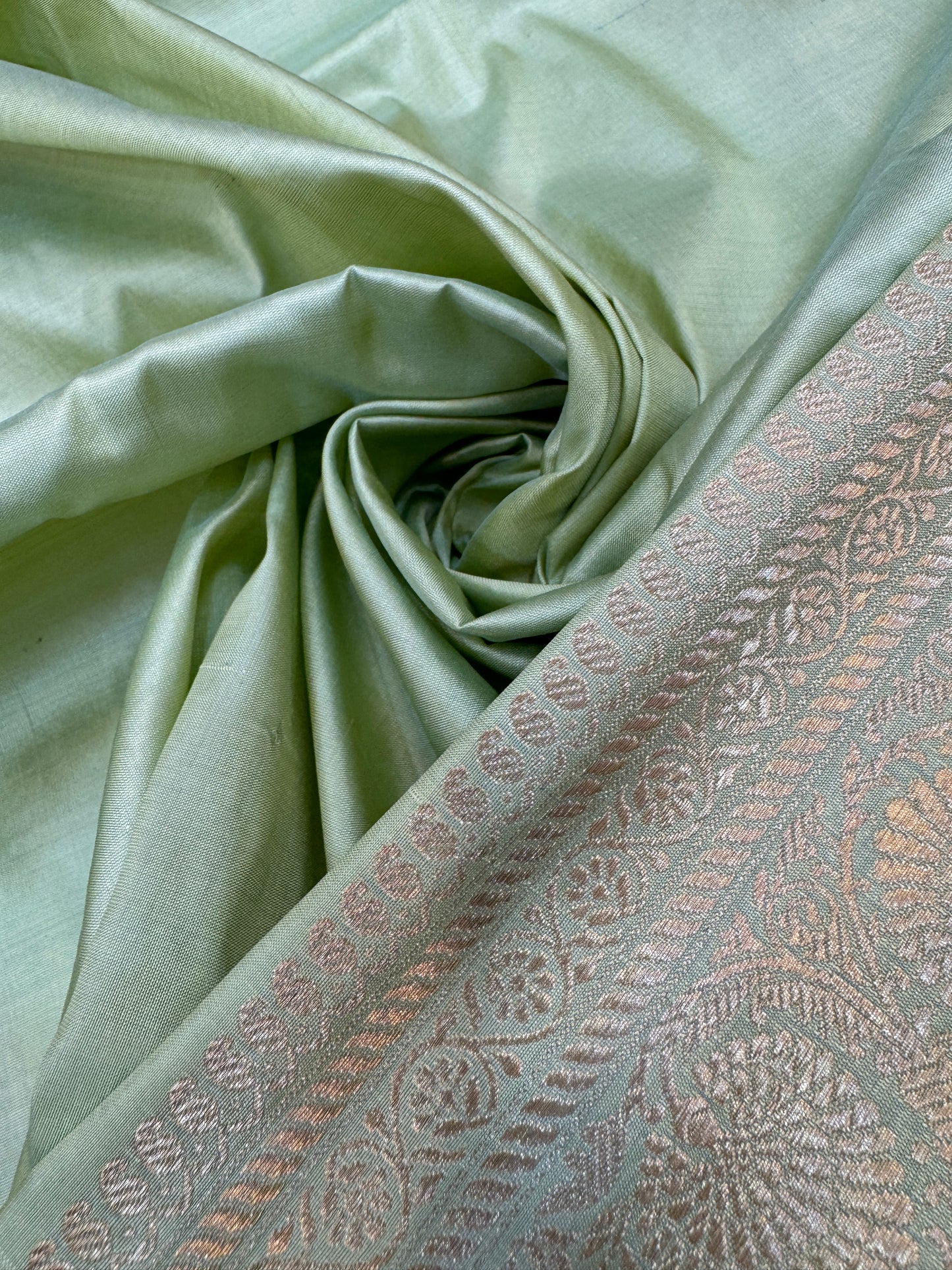 Pure Banarasi Katan Silk Simple Buta Saree