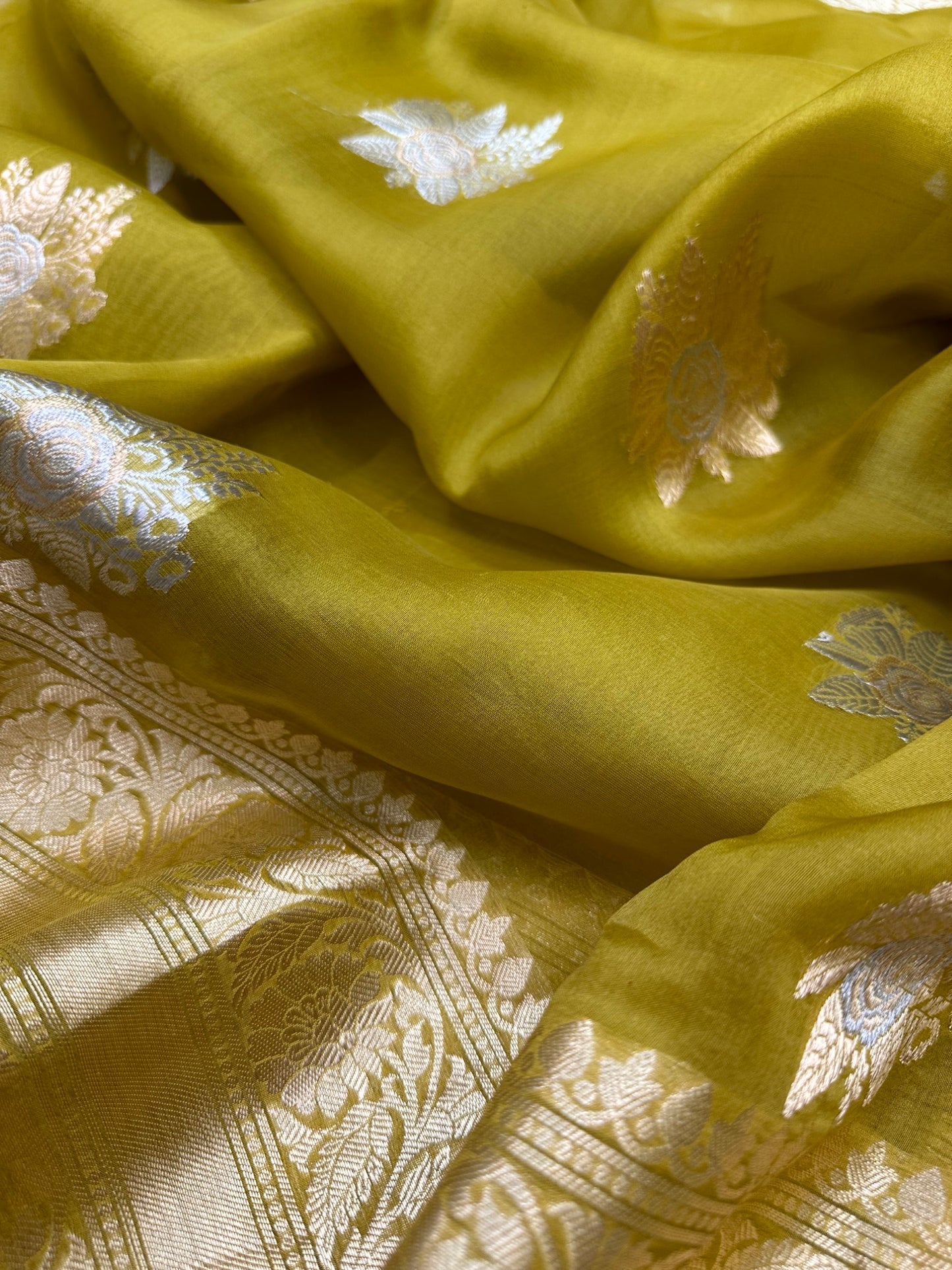 Pure Banarasi Kora Silk Kaduwa Buta Saree
