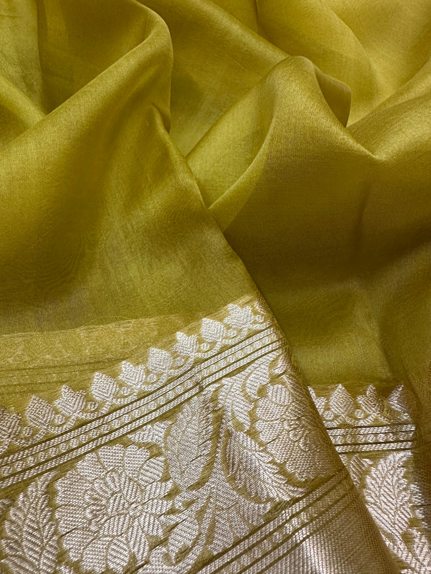Pure Banarasi Kora Silk Kaduwa Buta Saree