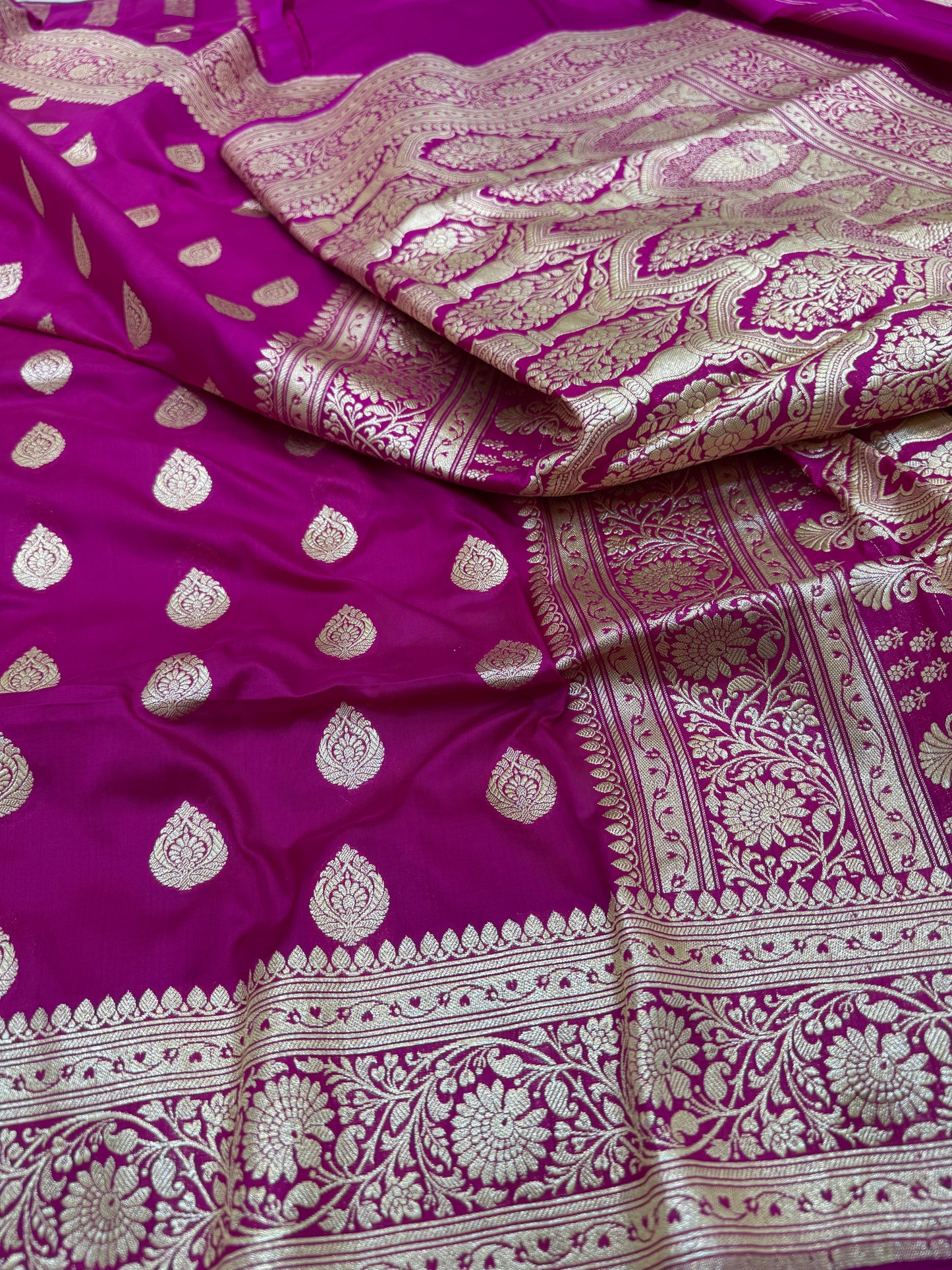 Pure Banarasi Katan Silk Simple Buta Saree