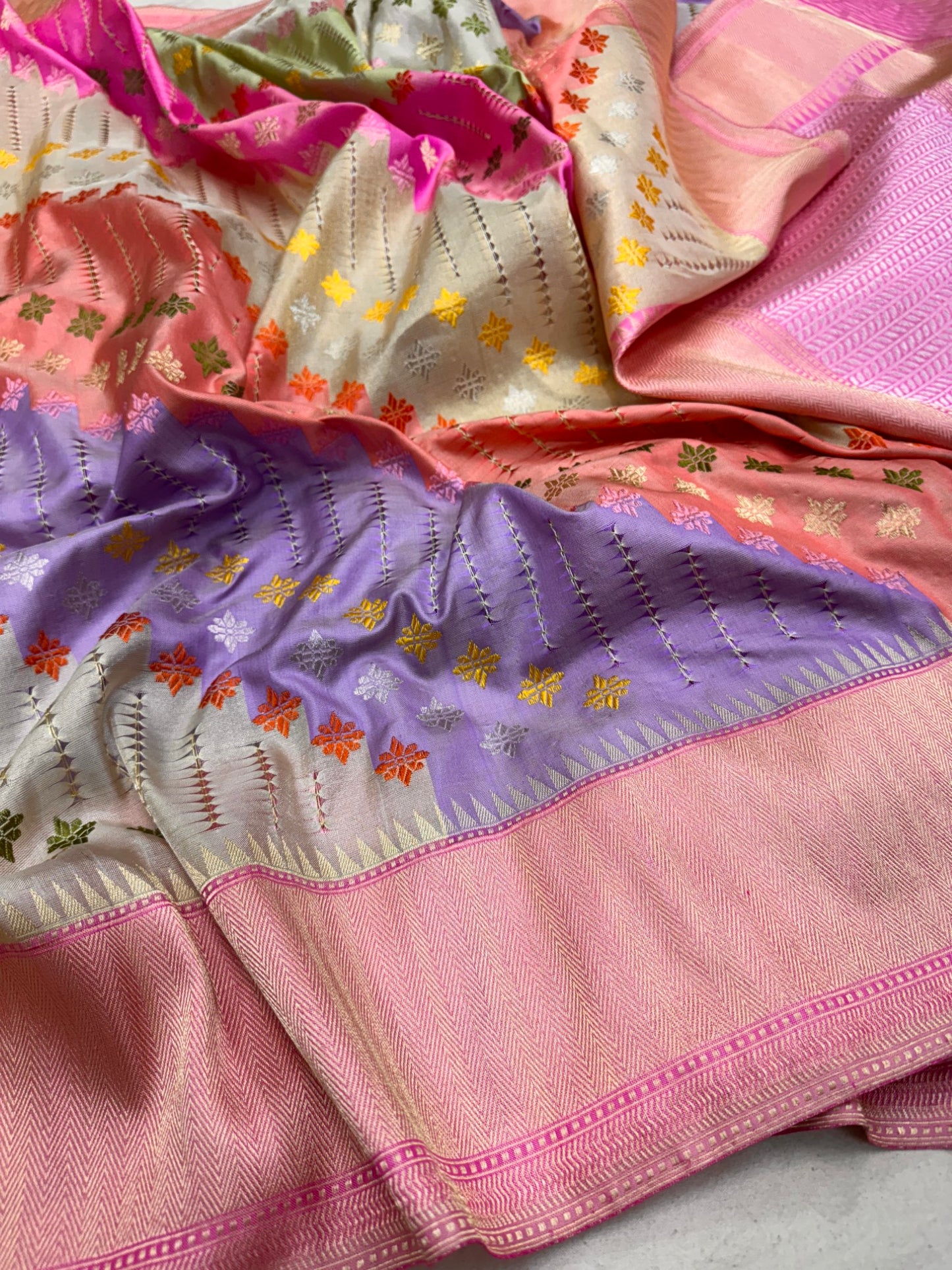 Pure Banarasi Katan Silk Kadhwa Rangkaat Saree