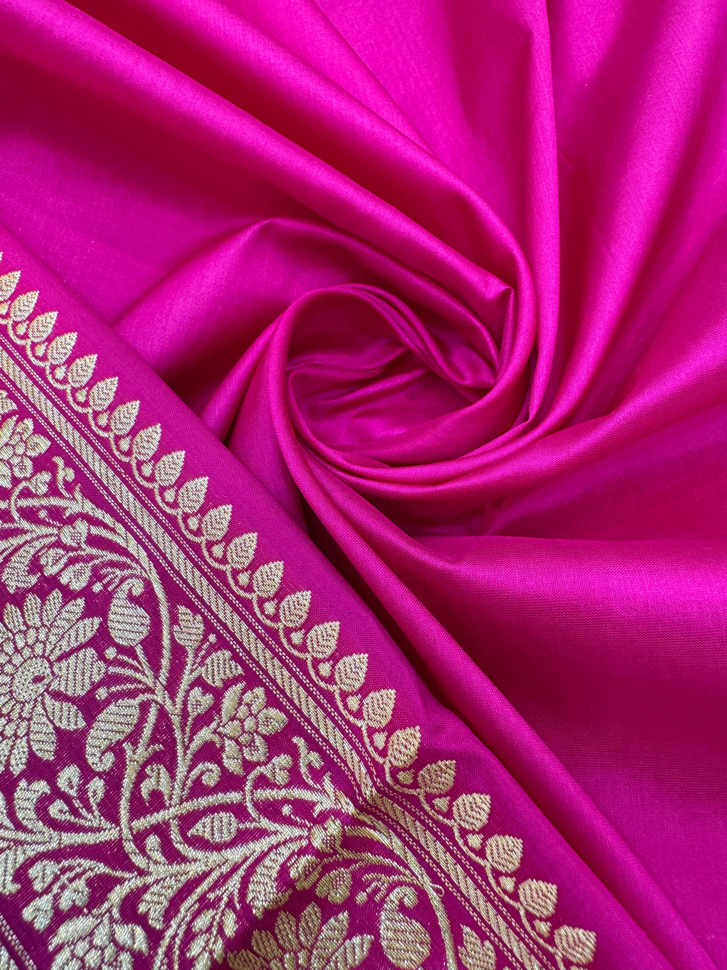 Pure Banarasi Katan Silk Simple Buta Saree