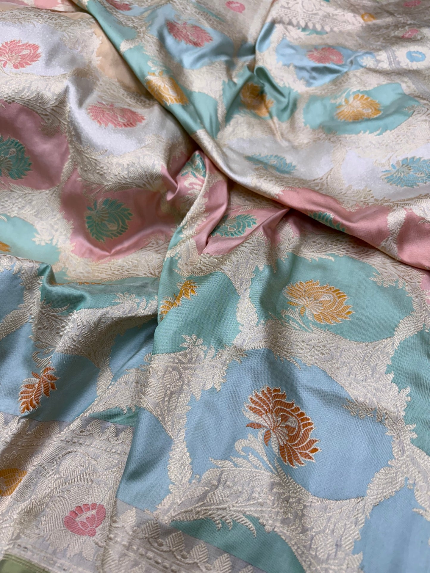 Pure Banarasi Katan Silk Kadhwa Rangkaat Saree