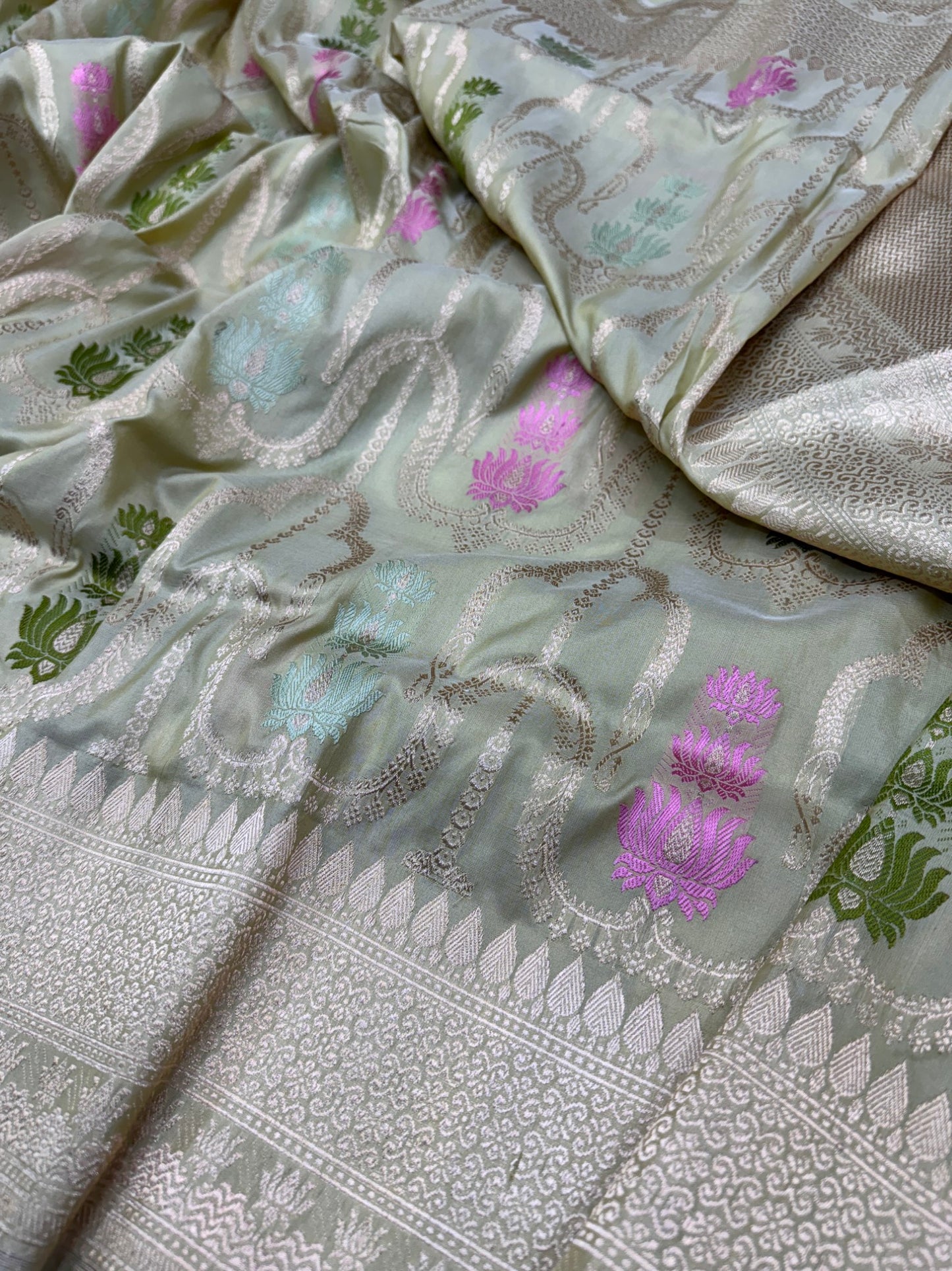 Pure Banarasi Katan Silk Kadhwa Mina Jaal Saree