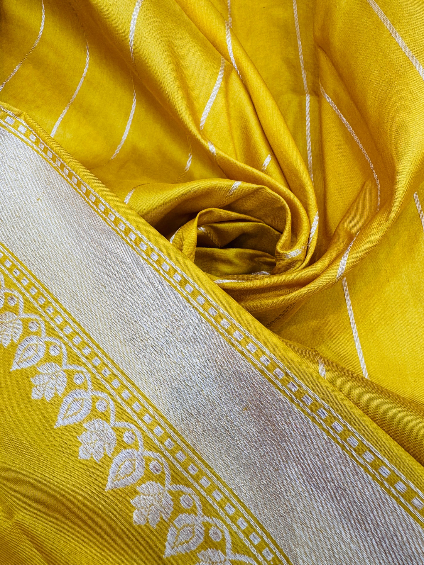Pure Banarasi Katan Silk Kadhwa Buta Saree