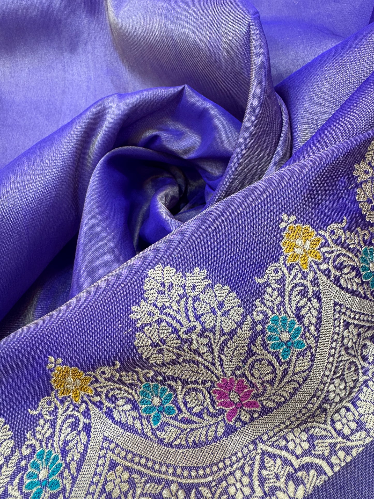 Pure Banarasi Katan Tissue Silk Kadiyal Border Saree
