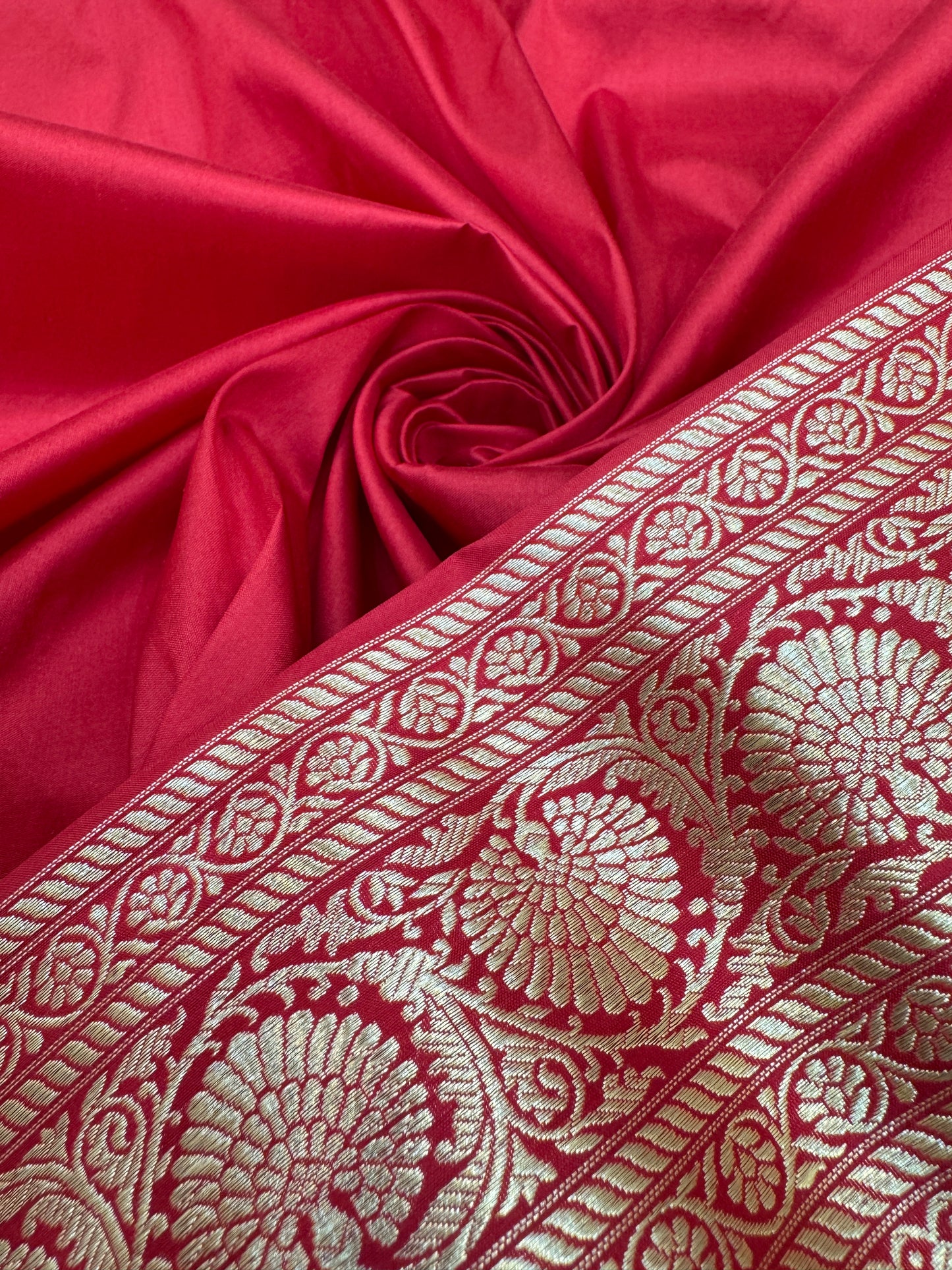 Pure Banarasi Katan Silk Simple Buta Saree