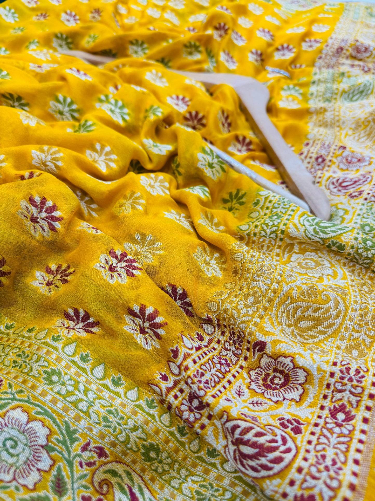 Pure Banarasi Chiffon Tilfi Floral Jaal Saree