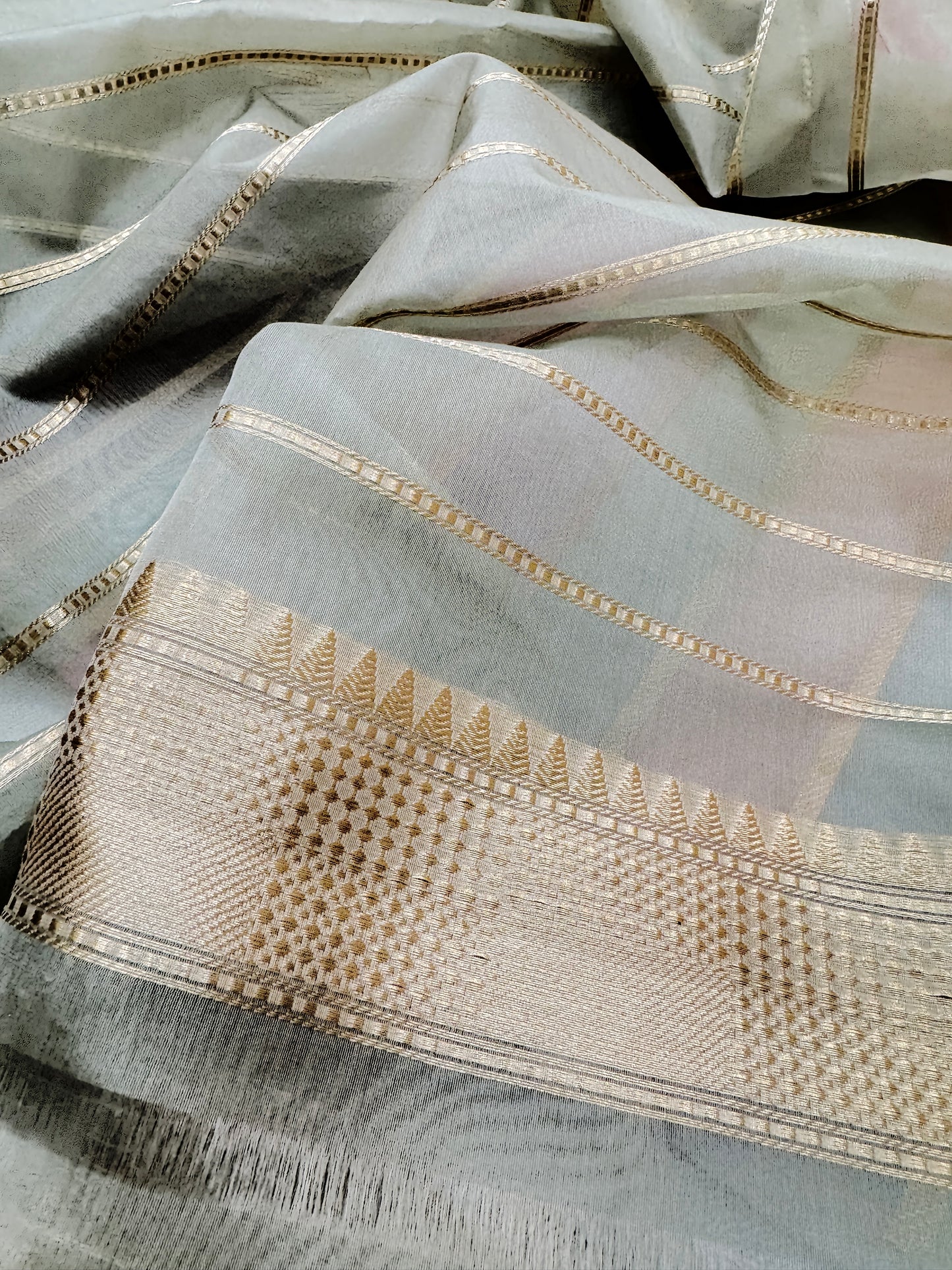 Pure Banarasi Kora Silk Stripes Saree