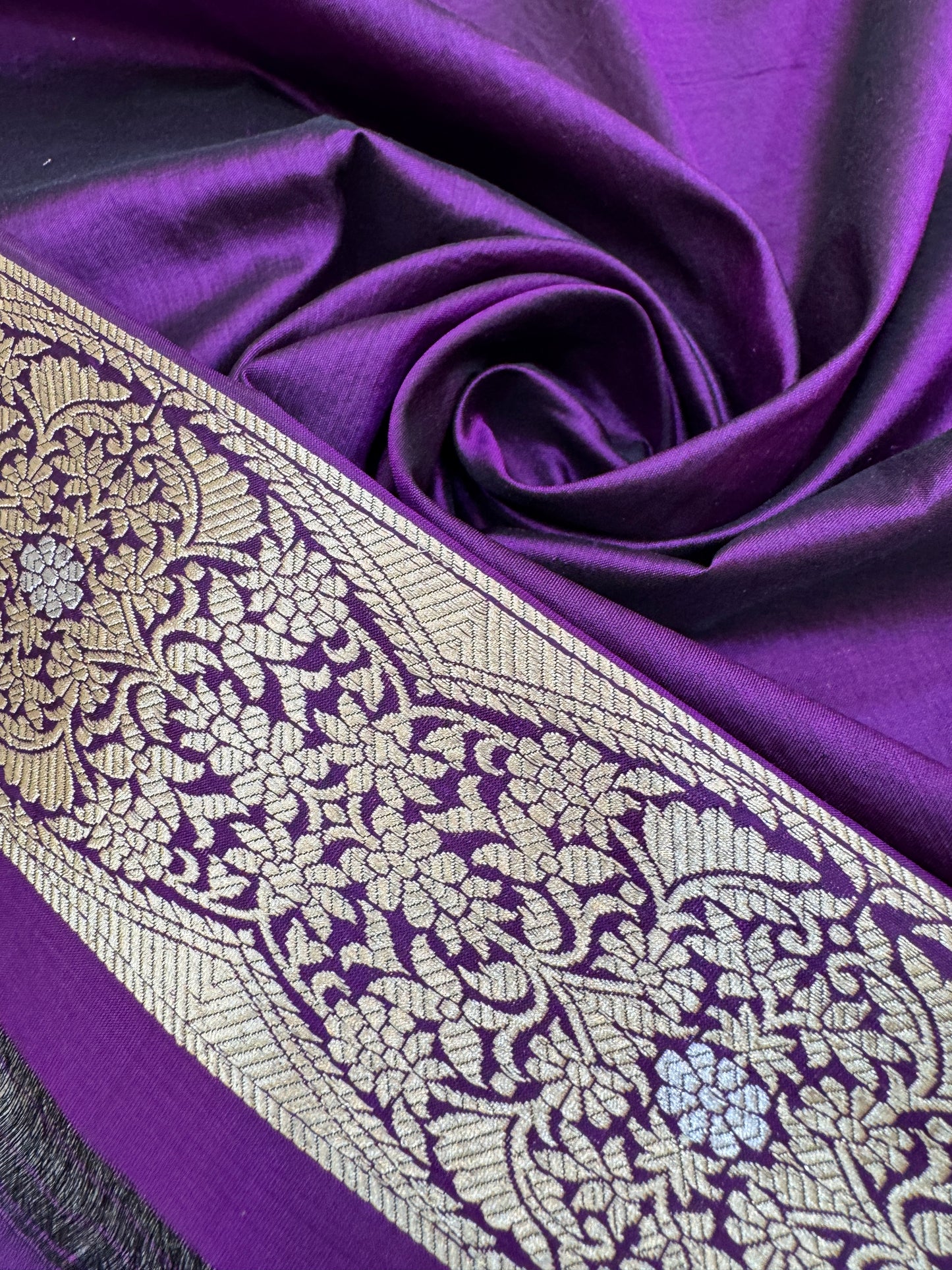 Pure Banarasi Katan Silk Sona Mina Jaal Saree