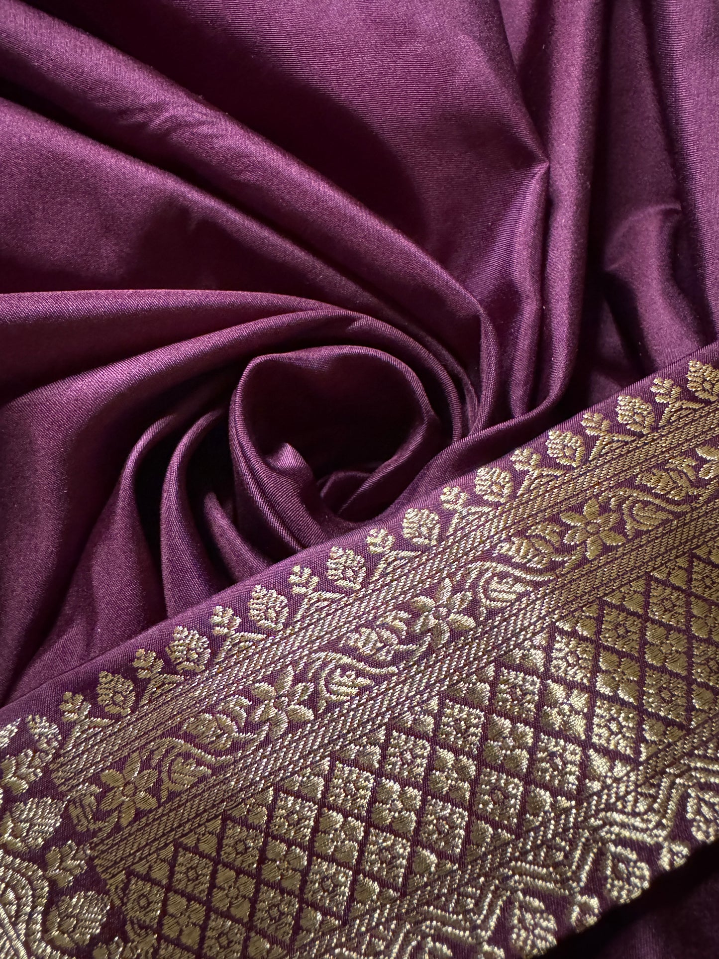 Pure Banarasi Katan Silk Mina Jaal Saree
