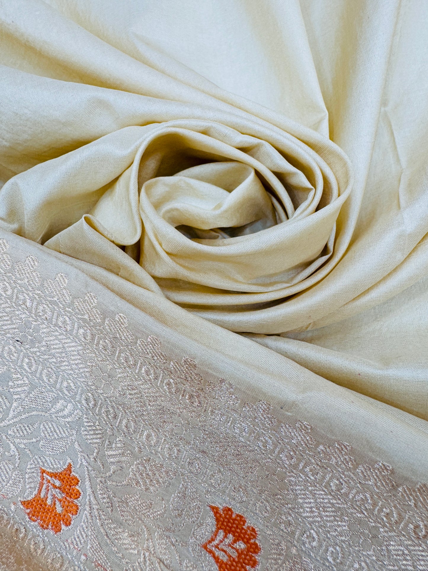 Pure Banarasi Katan Silk Mina Jaal Saree