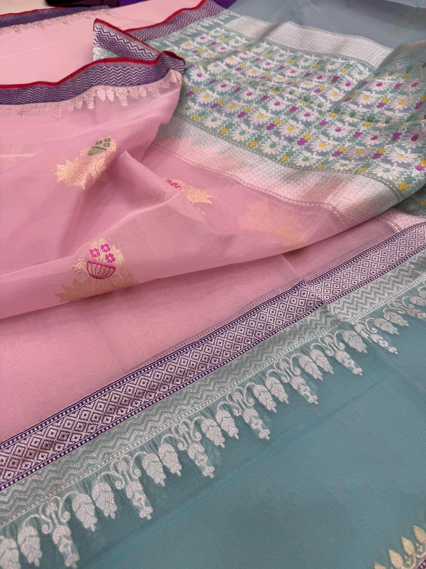 Pure Banarasi Kora Silk Kadhwa Buta Saree