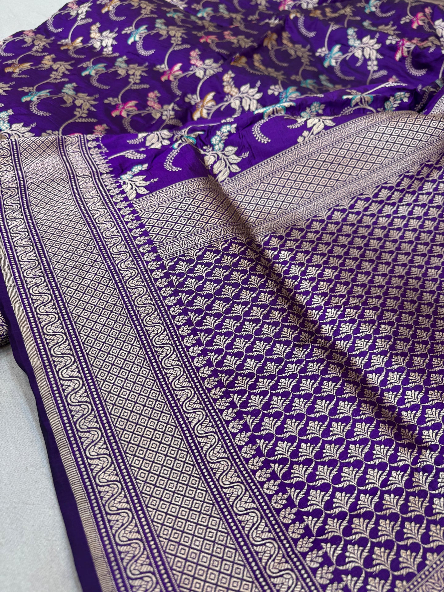 Pure Banarasi Katan Silk Mina Jaal Saree