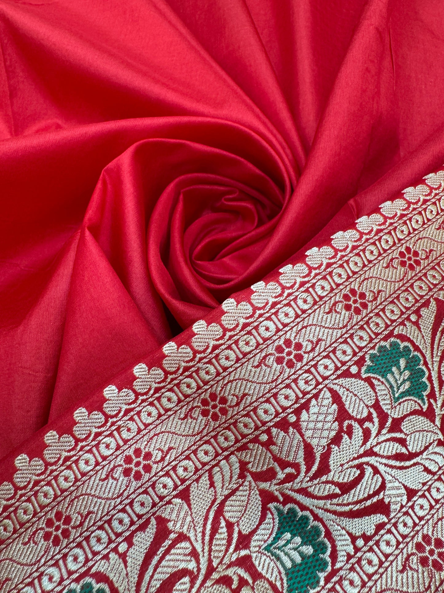 Pure Banarasi Katan Silk Meena Jaal Saree