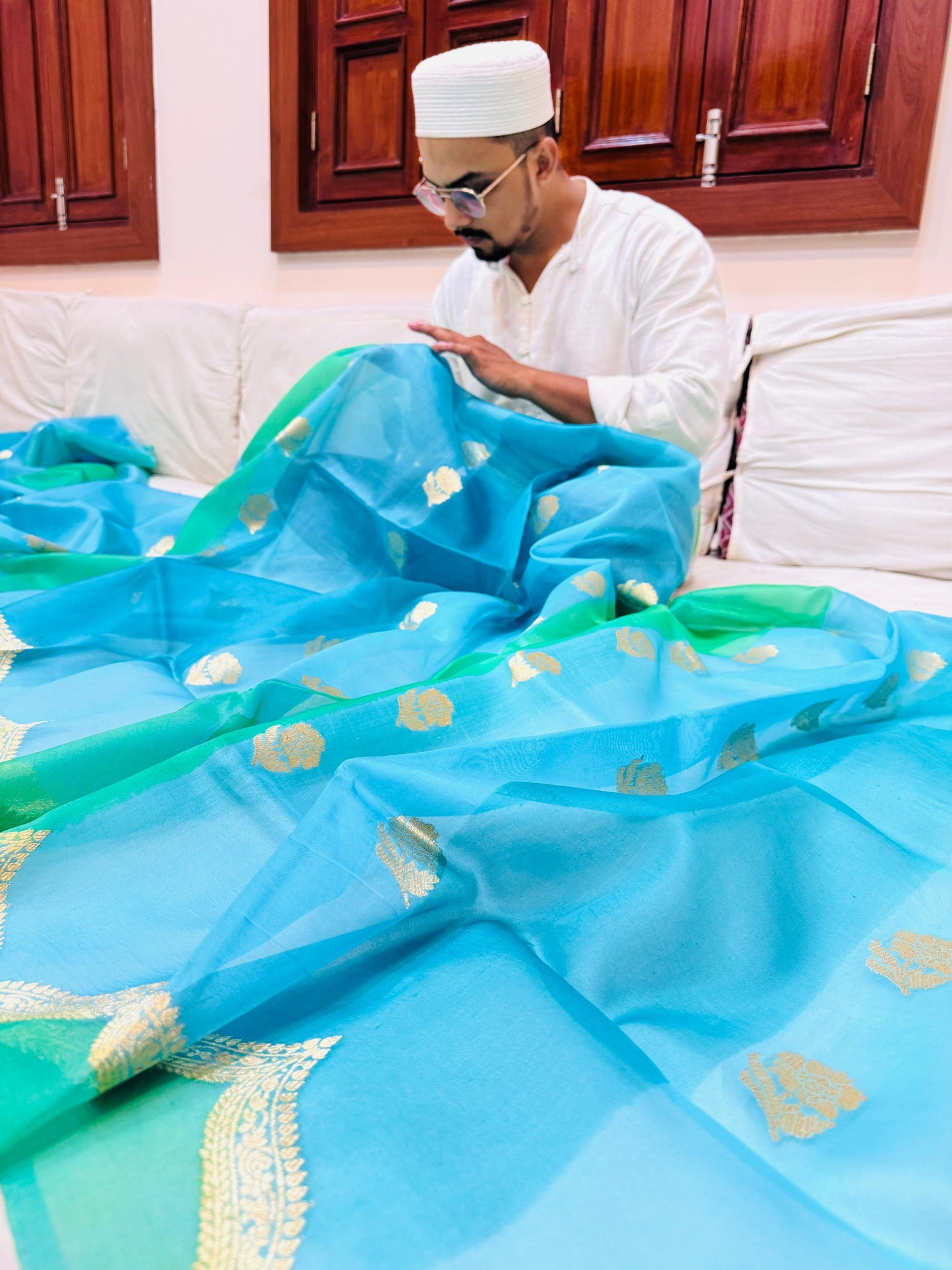 Pure Banarasi Organza Silk Kadhwa Buta Open Border Saree