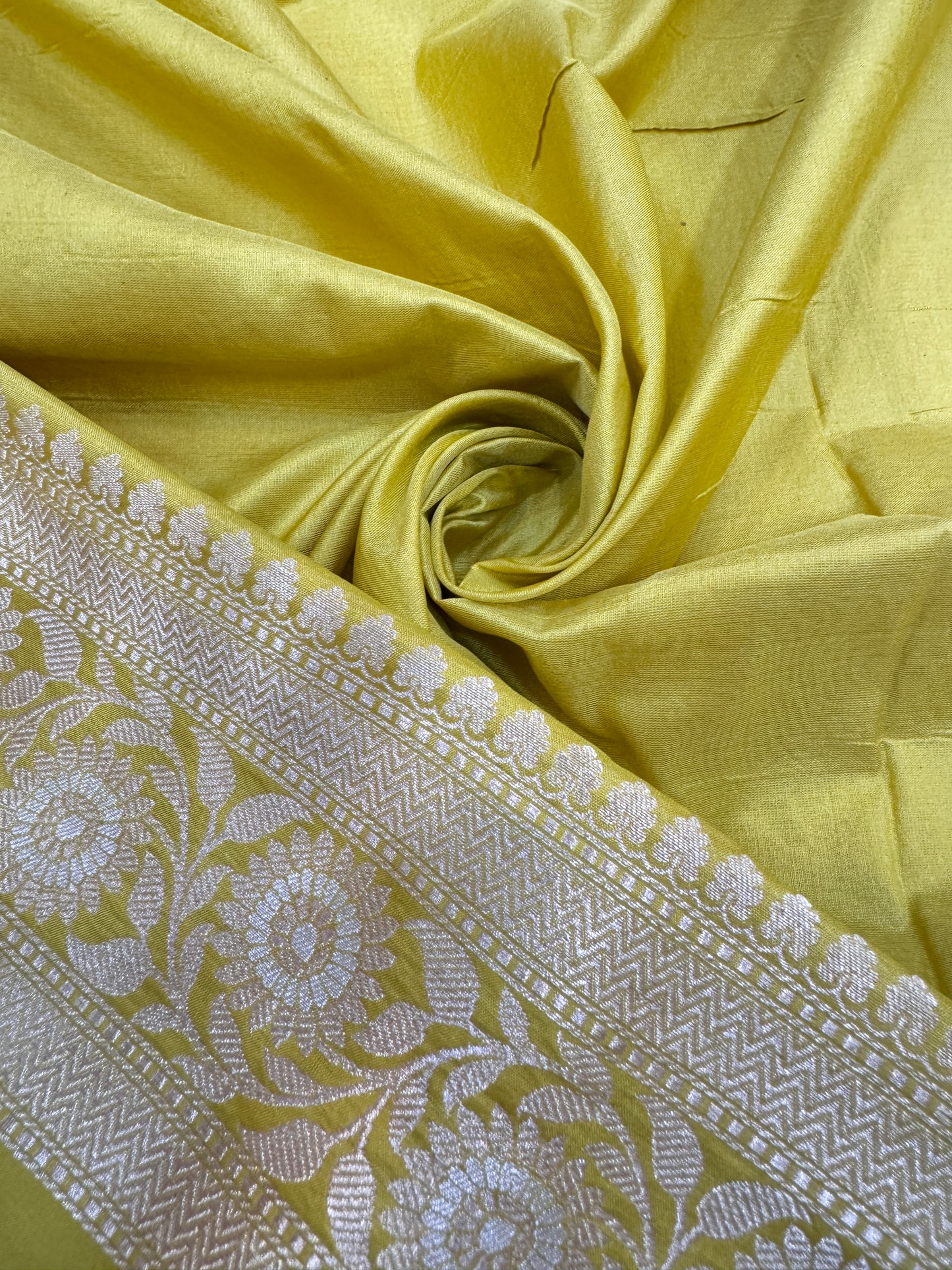 Pure Banarasi Katan Silk Sona Mina Jaal Saree