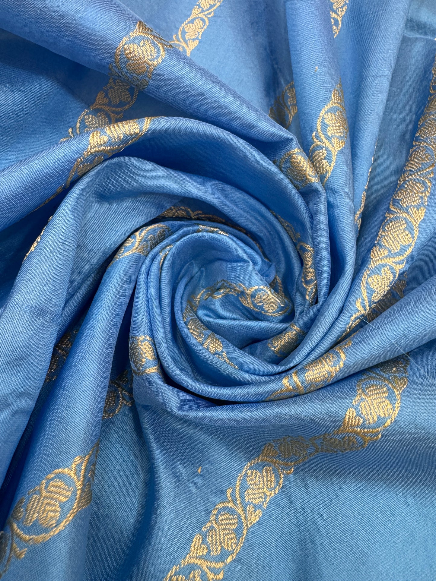 Pure Banarasi Katan Tissue Silk Kadiyal Border Saree