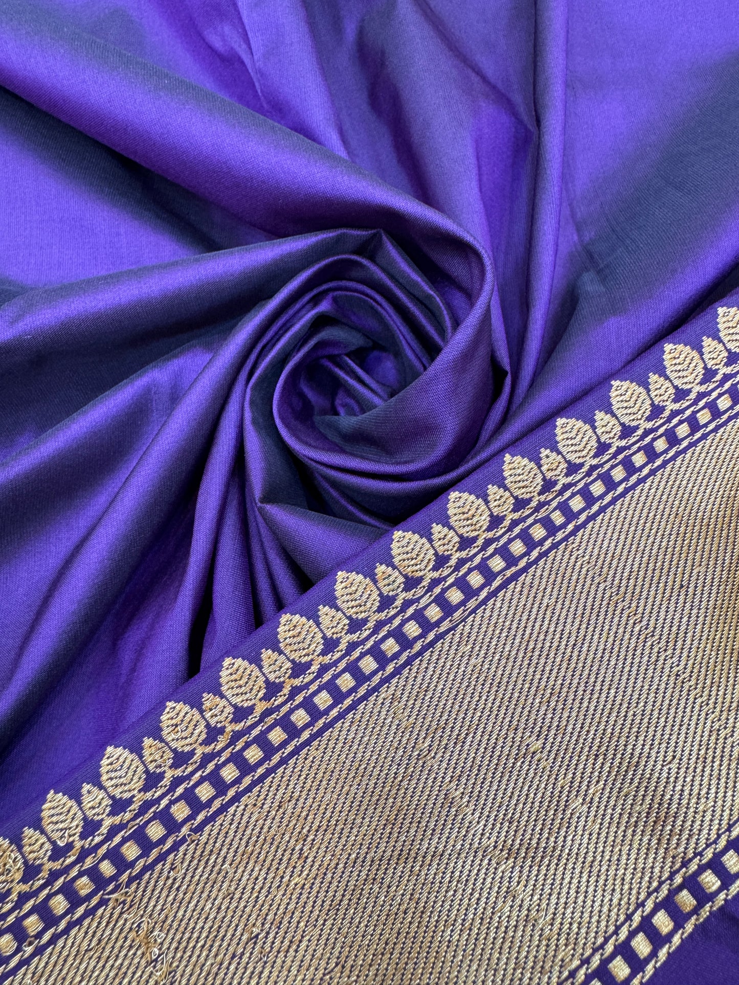 Pure Banarasi Katan Silk Kadiyal Border Saree