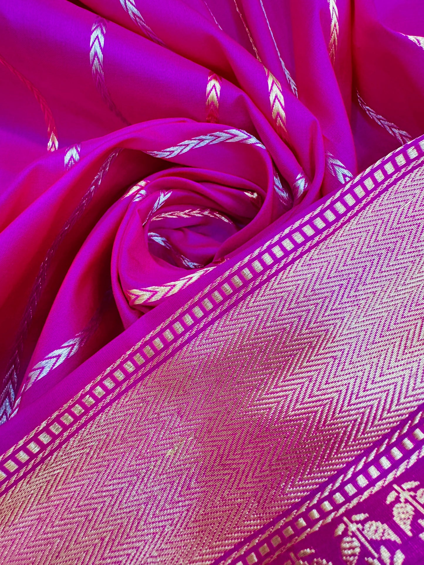 Pure Banarasi Katan Silk Mina Buti Skirt Border Saree