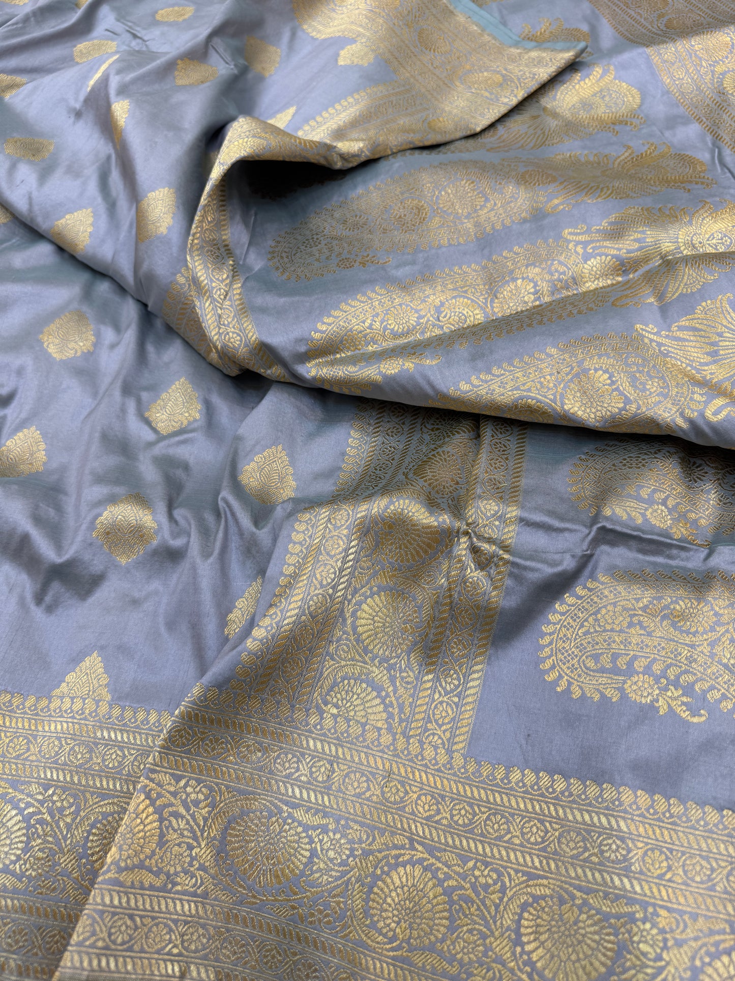 Pure Banarasi Katan Silk Simple Buta Saree