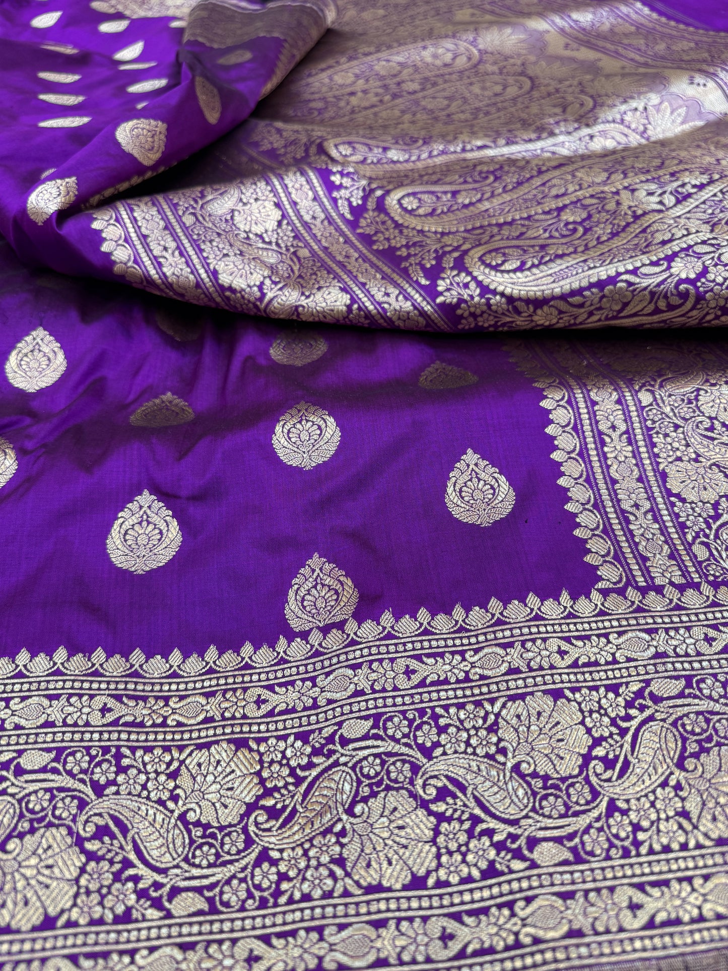 Pure Banarasi Katan Silk Simple Buta Saree