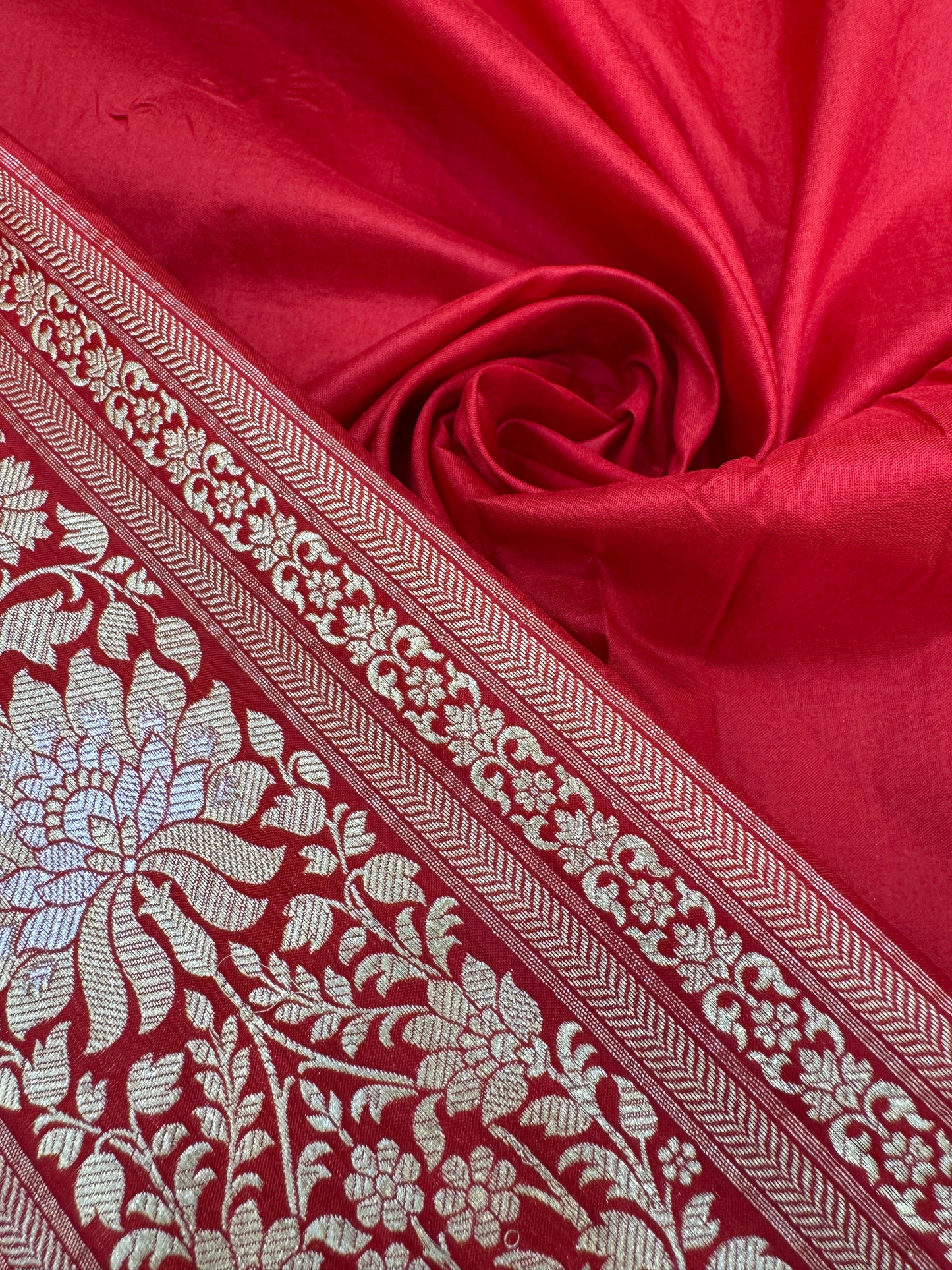 Pure Banarasi Katan Silk Sona Mina Jaal Saree