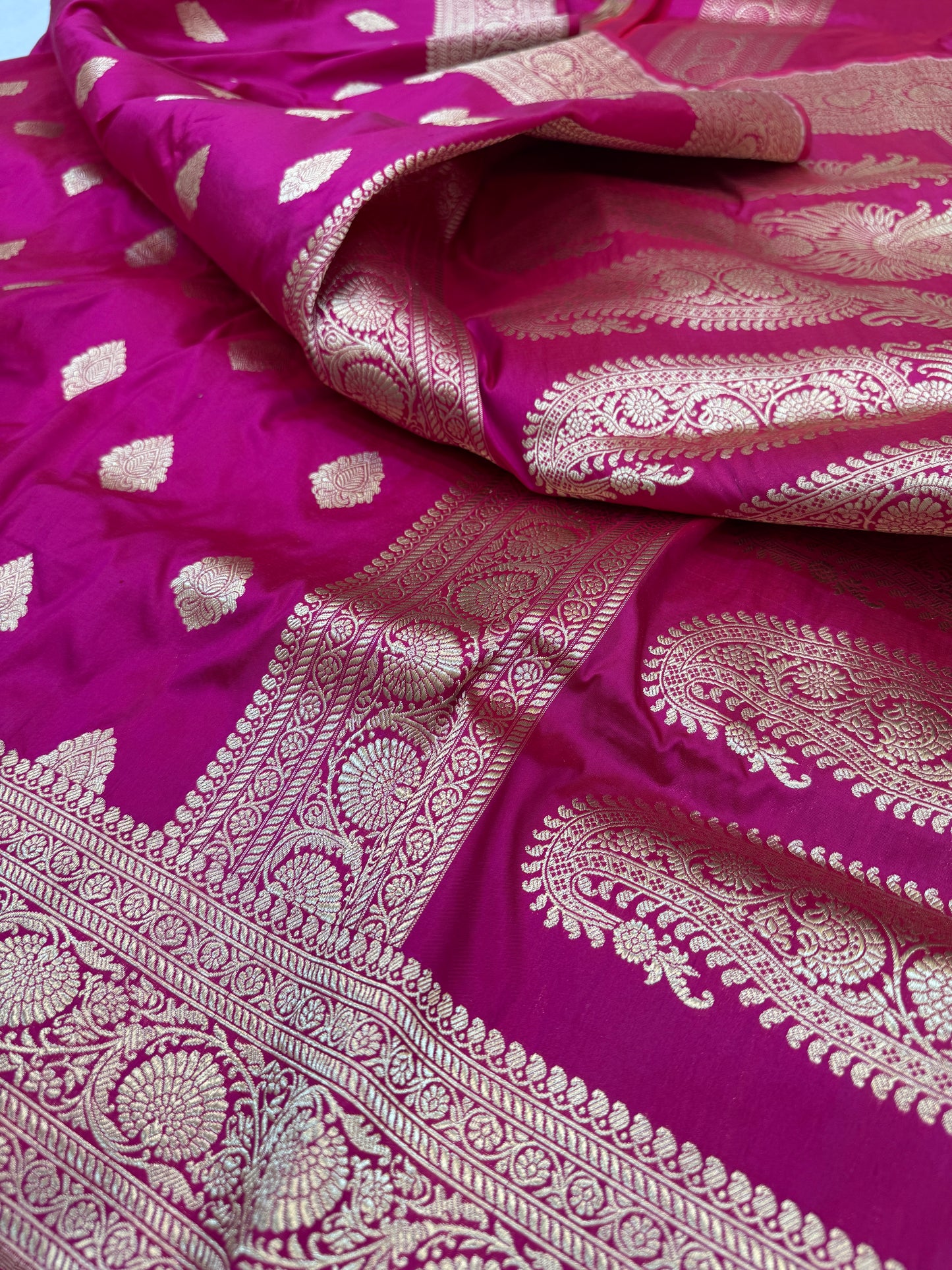 Pure Banarasi Katan Silk Simple Buta Saree