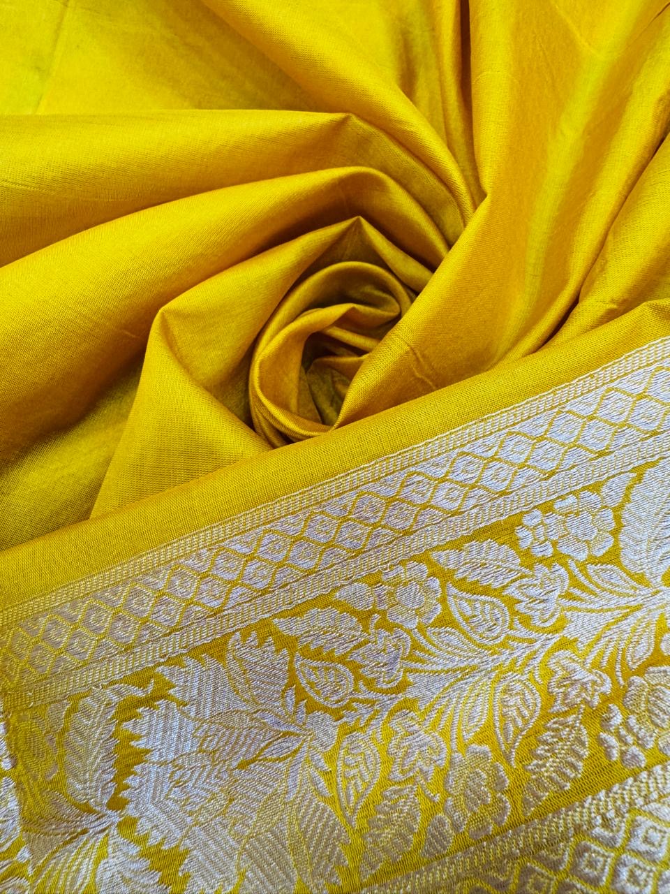 Pure Banarasi Katan Silk Mina Jaal Saree