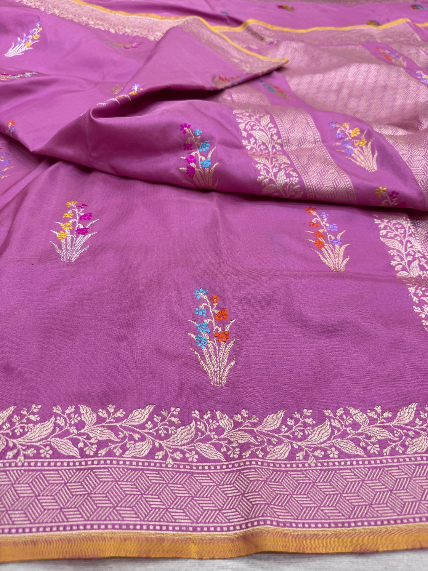 Pure Banarasi Katan Silk kadhwa Buta Saree