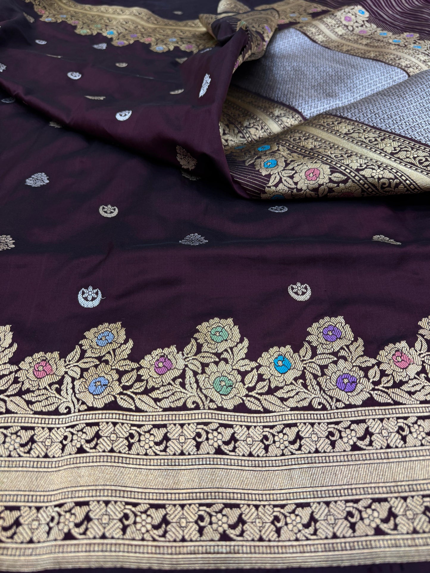 Pure Banarasi Katan Silk kadhwa Buta Saree