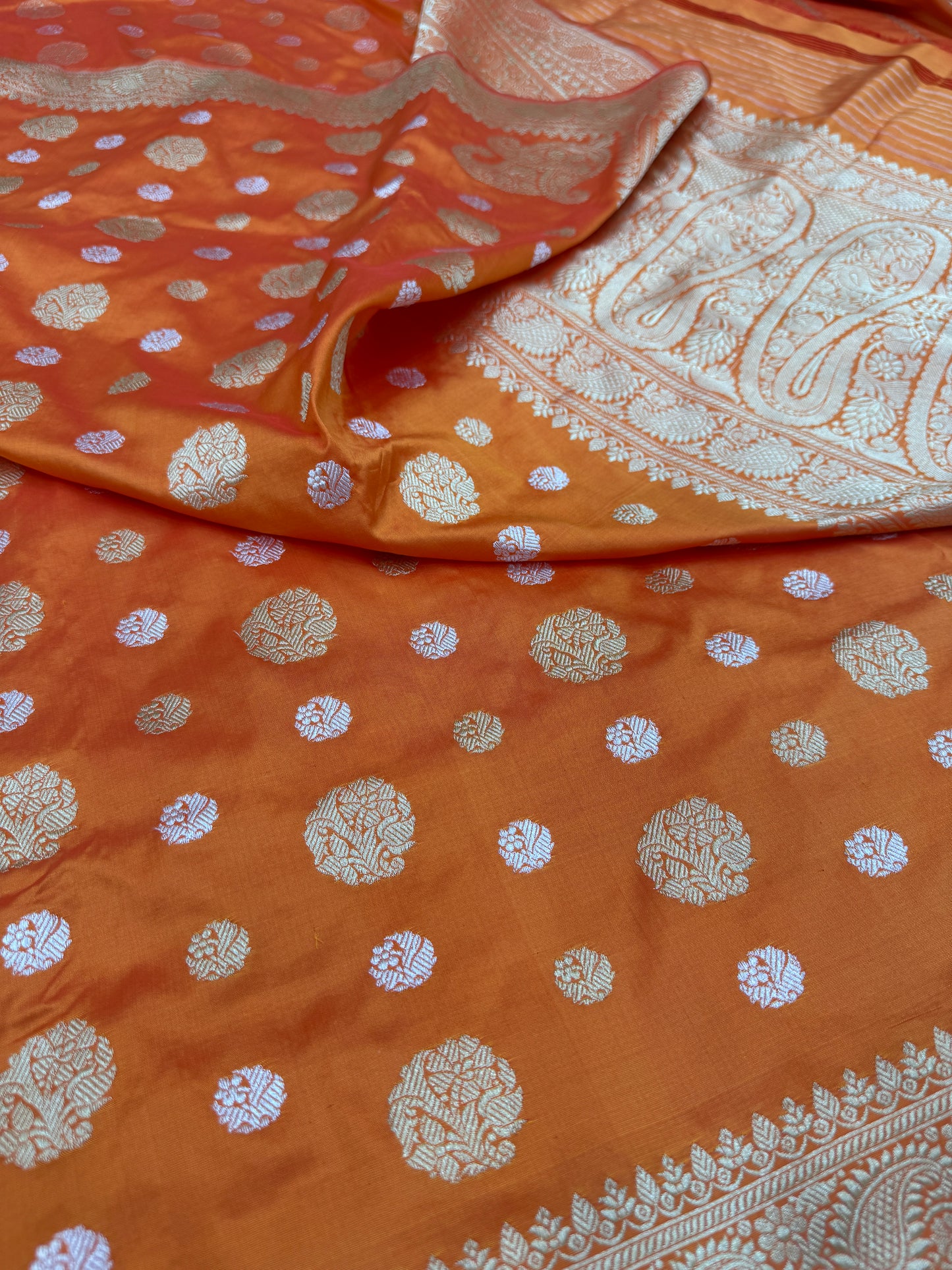 Pure Banarasi Katan Silk kadhwa Buta Saree