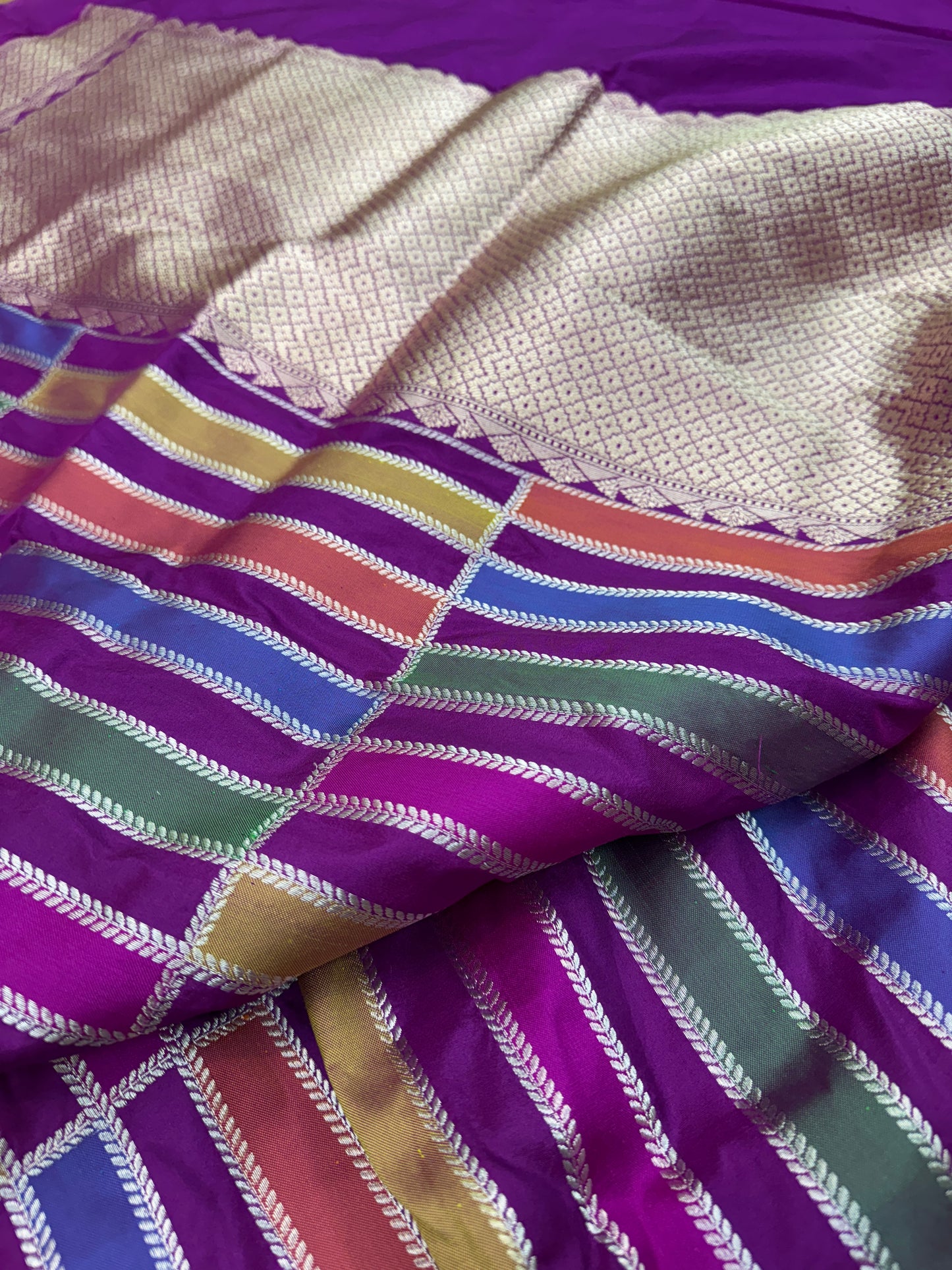 Pure Banarasi Katan Silk Kadhwa Rangkaat Saree