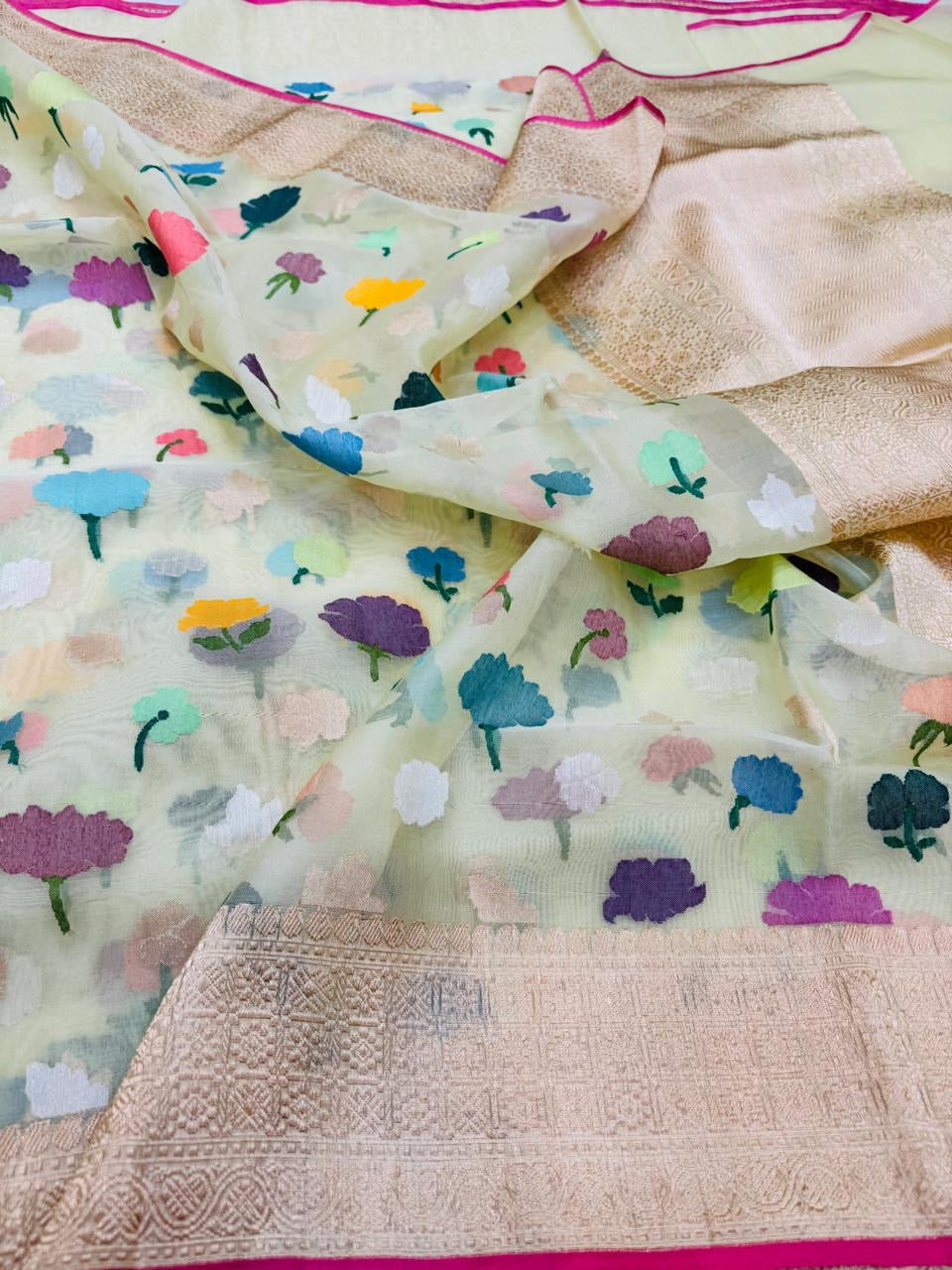 Kora kadhuwa Multi mina Buta Jaal Saree