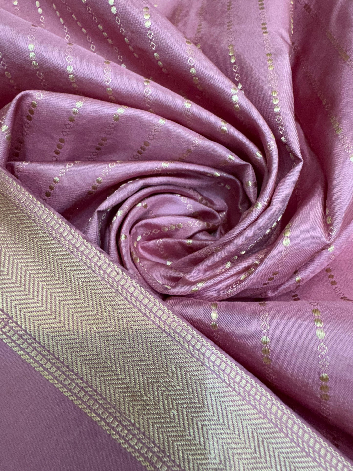 Pure Banarasi Katan Silk kadhwa Buta Saree