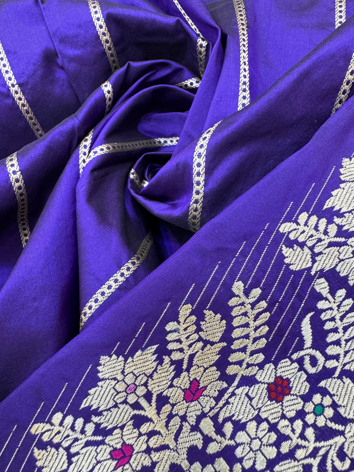 Pure Banarasi Katan Silk kadhwa Buta Saree