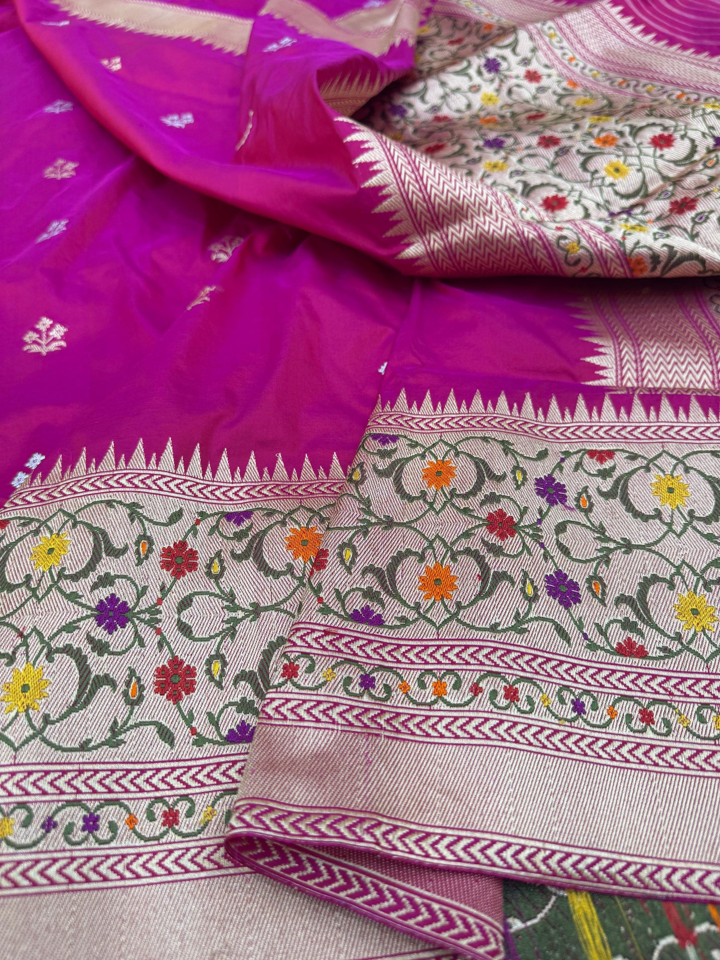 Pure Banarasi Katan Silk Kadiyal Border Saree