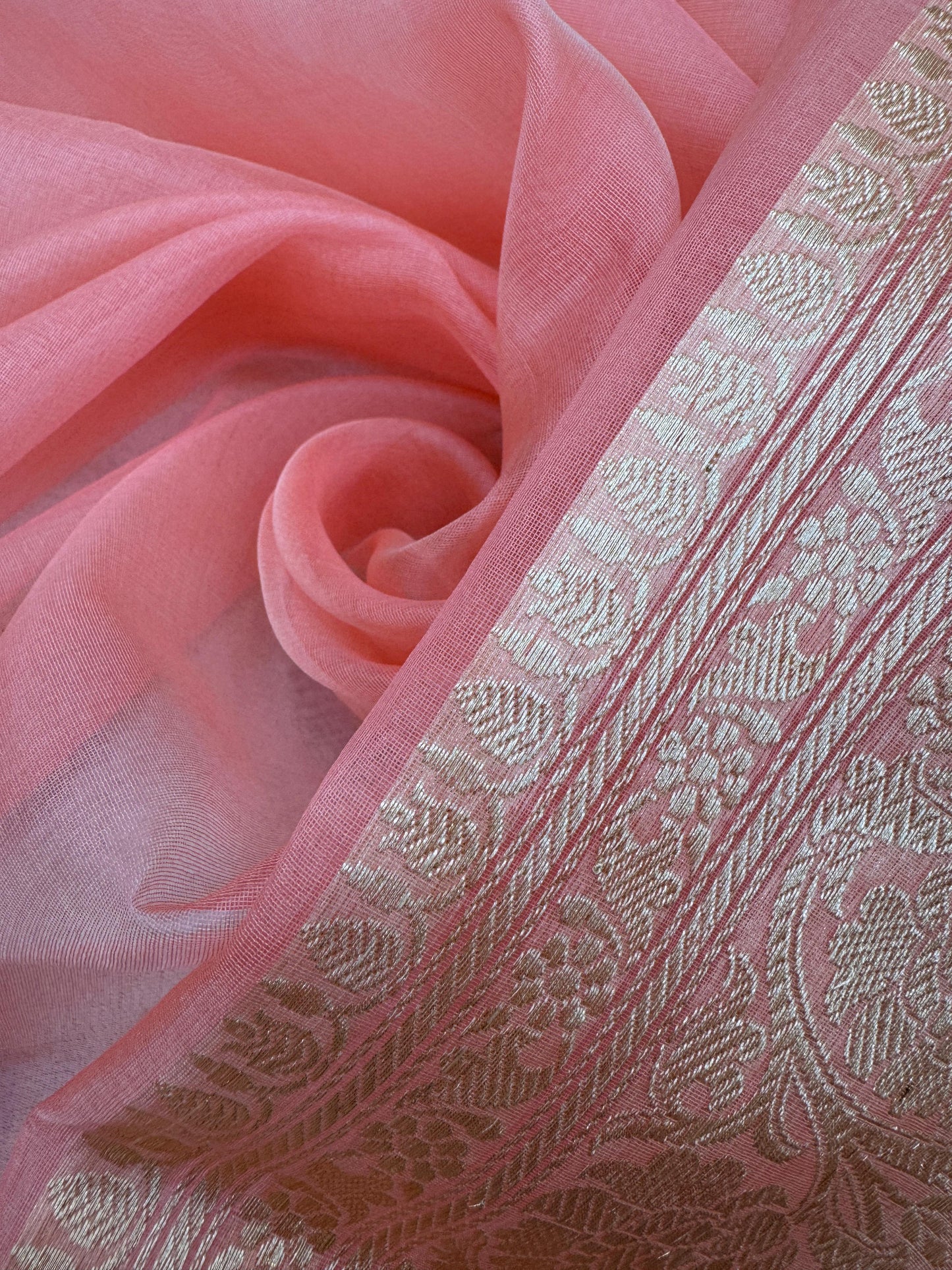 Pure Banarasi Kora Silk Kadhwa Buta Saree