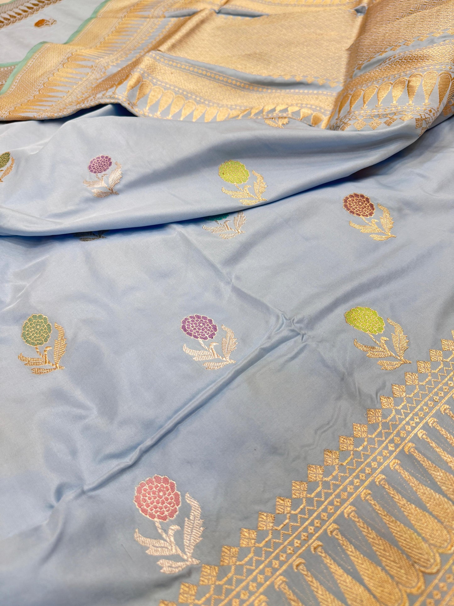 Pure Banarasi Katan Silk kadhwa Buta Saree